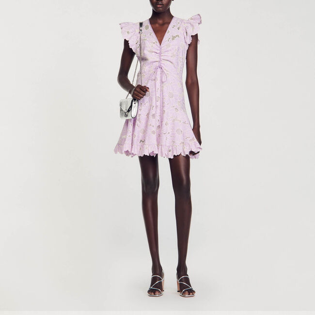 Kurzes Kleid mit Margeriten-Gipüre