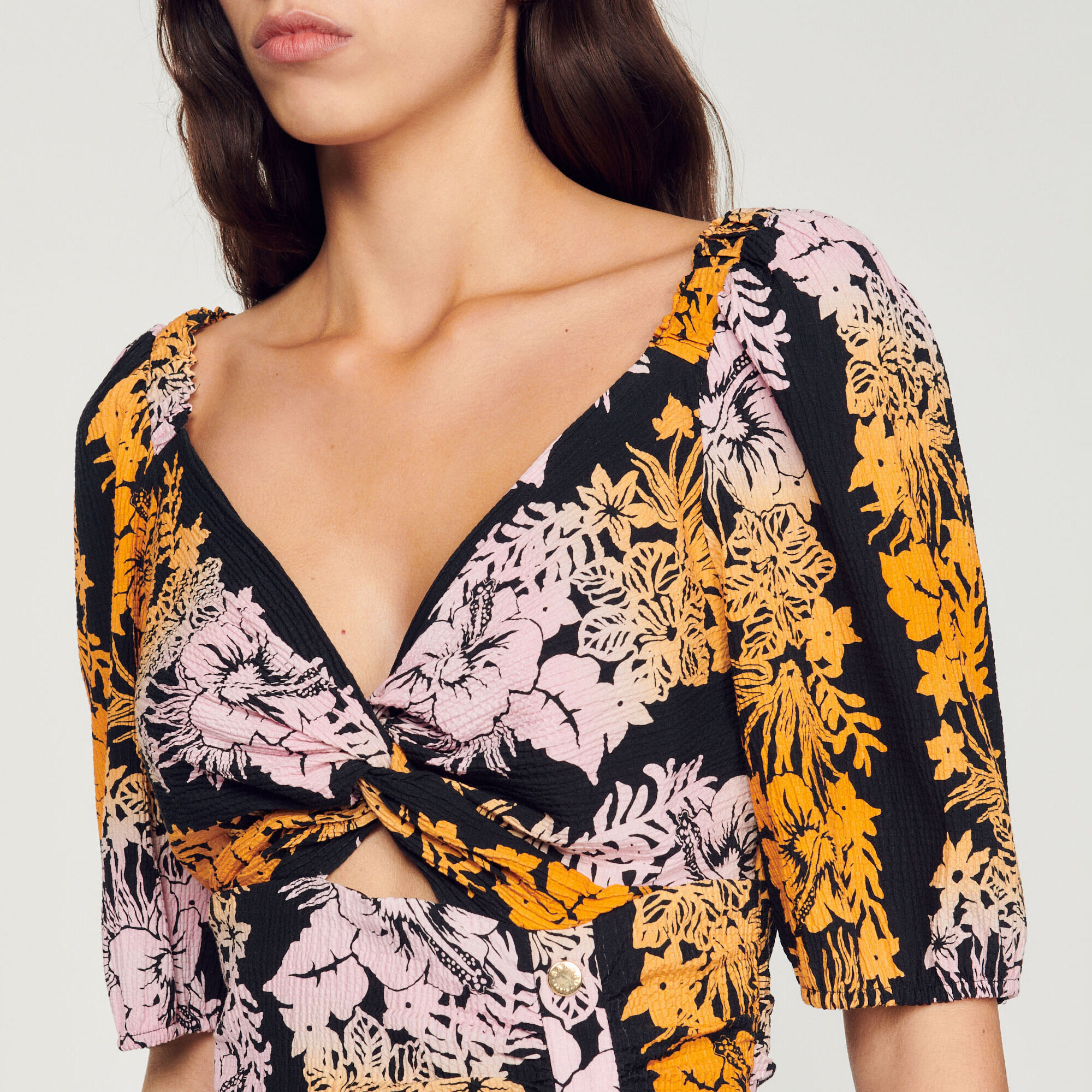 Kurzes Kleid mit Hawaii-Print
