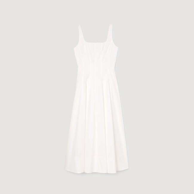 Langes ausgestelltes Kleid