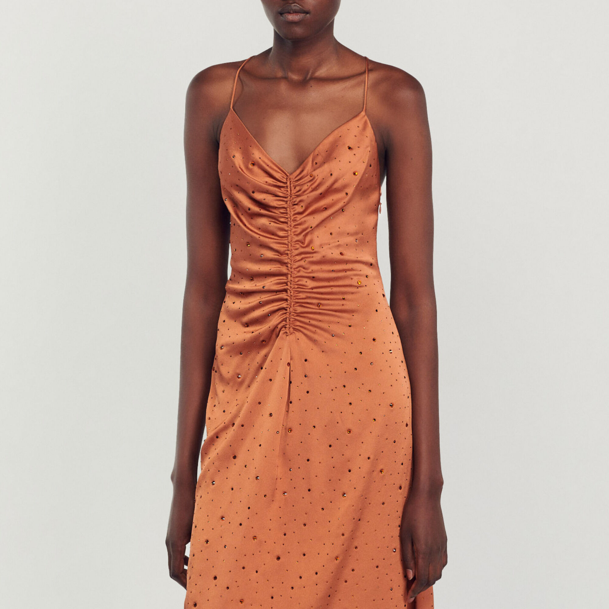 Kleid mit Strassverzierung