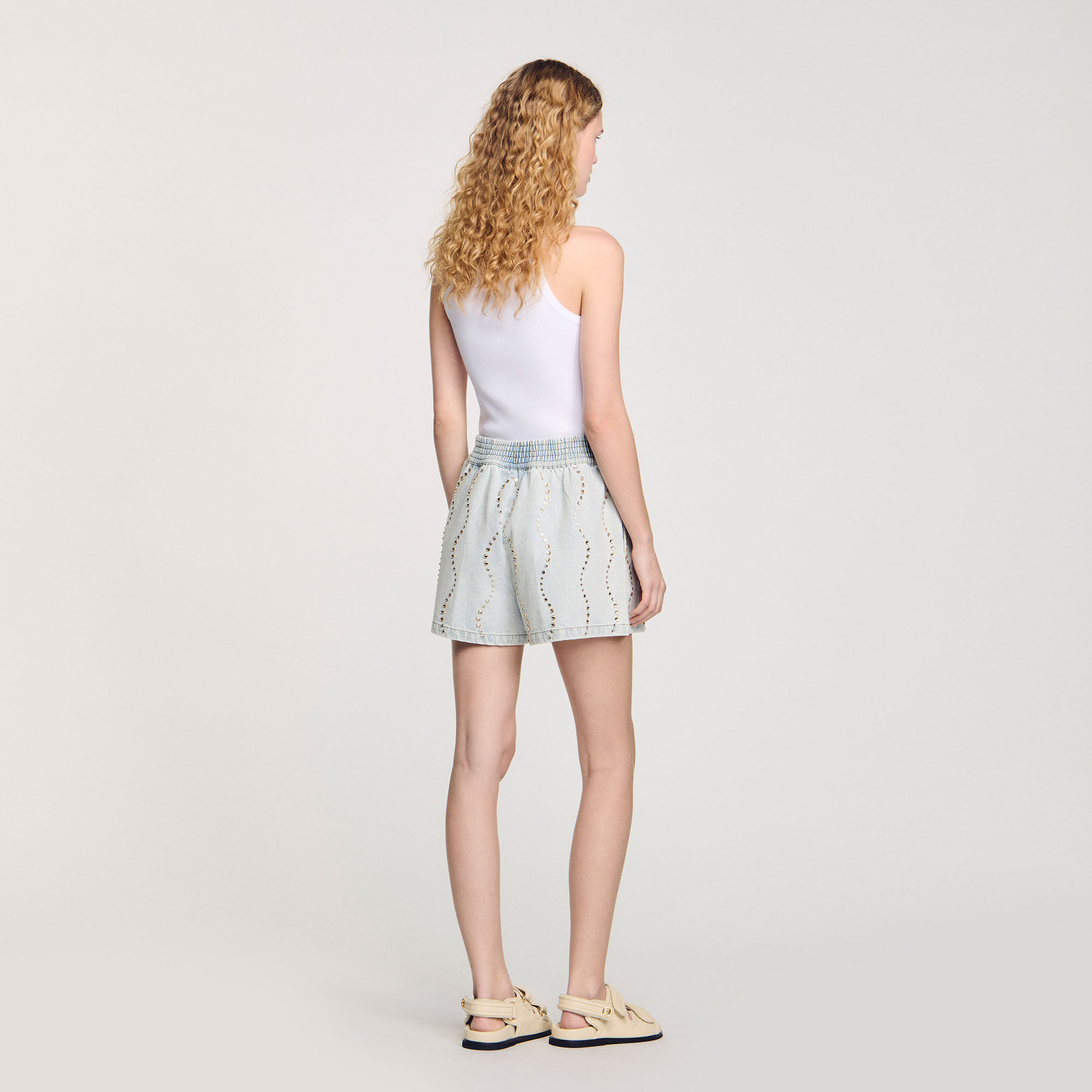 Jeansshorts mit Strass und Perlen