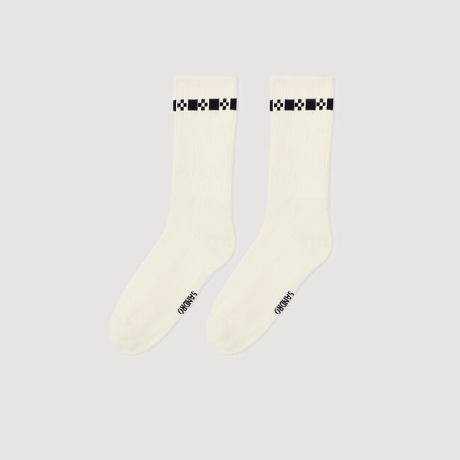 Socken mit Stickerei
