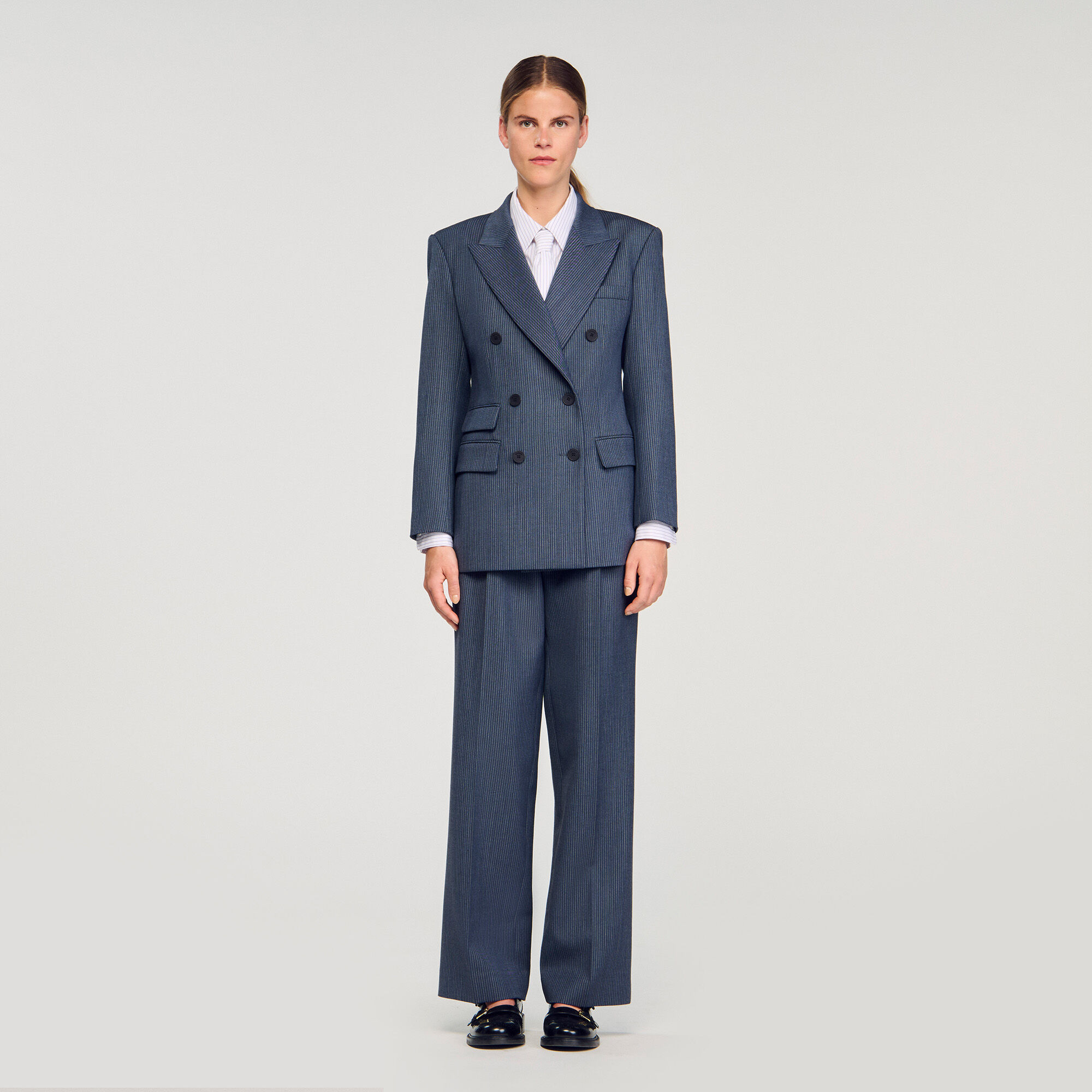 Gestreifter taillierter Blazer