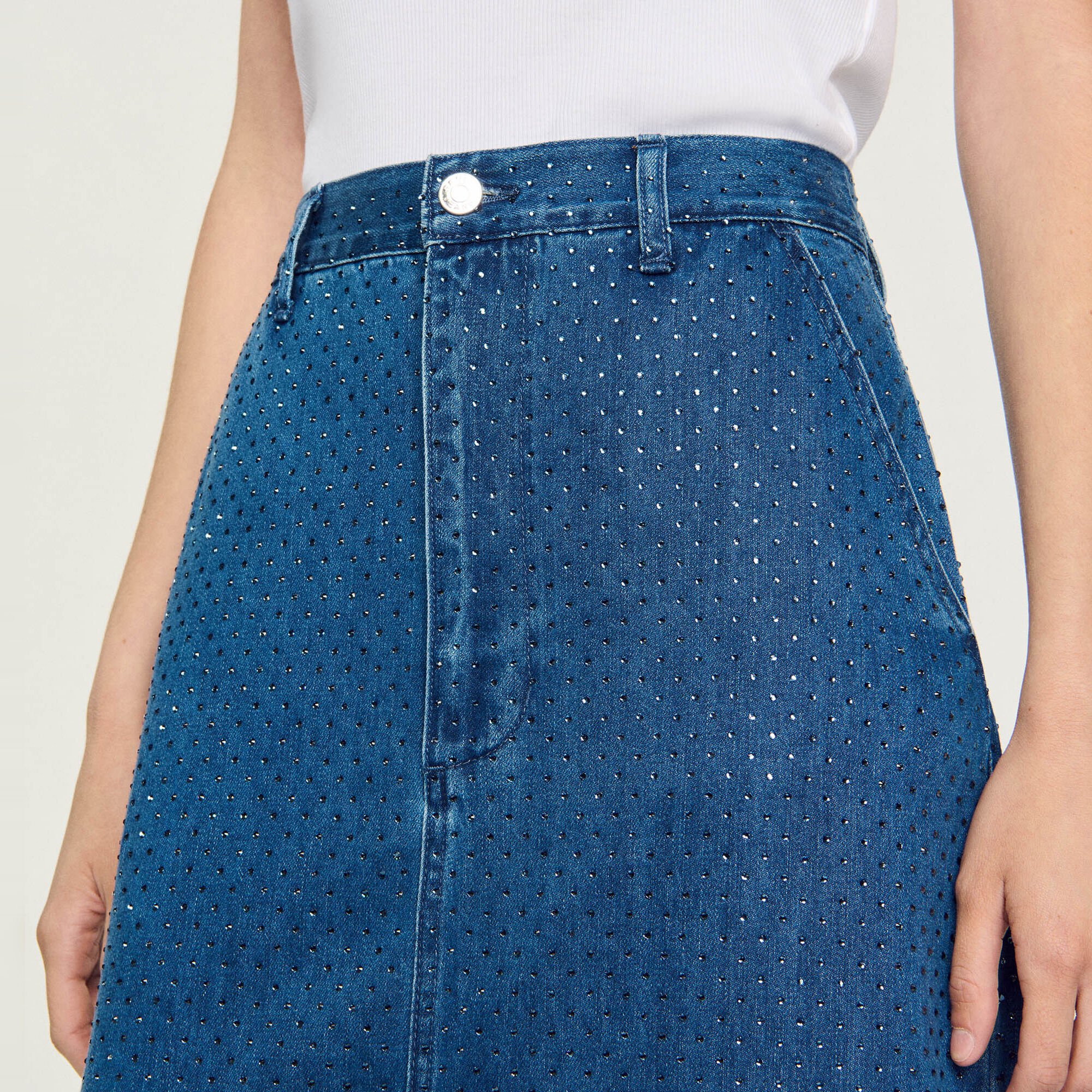 Langer Jeansrock mit Strassbesatz