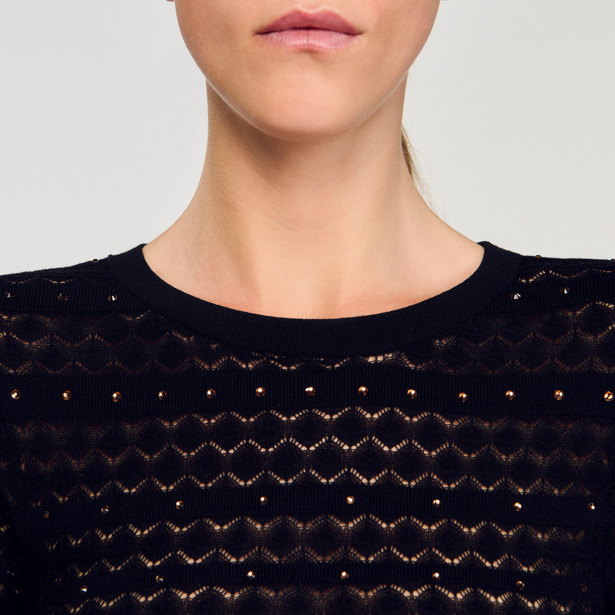 Langes Strickkleid mit Strassbesatz