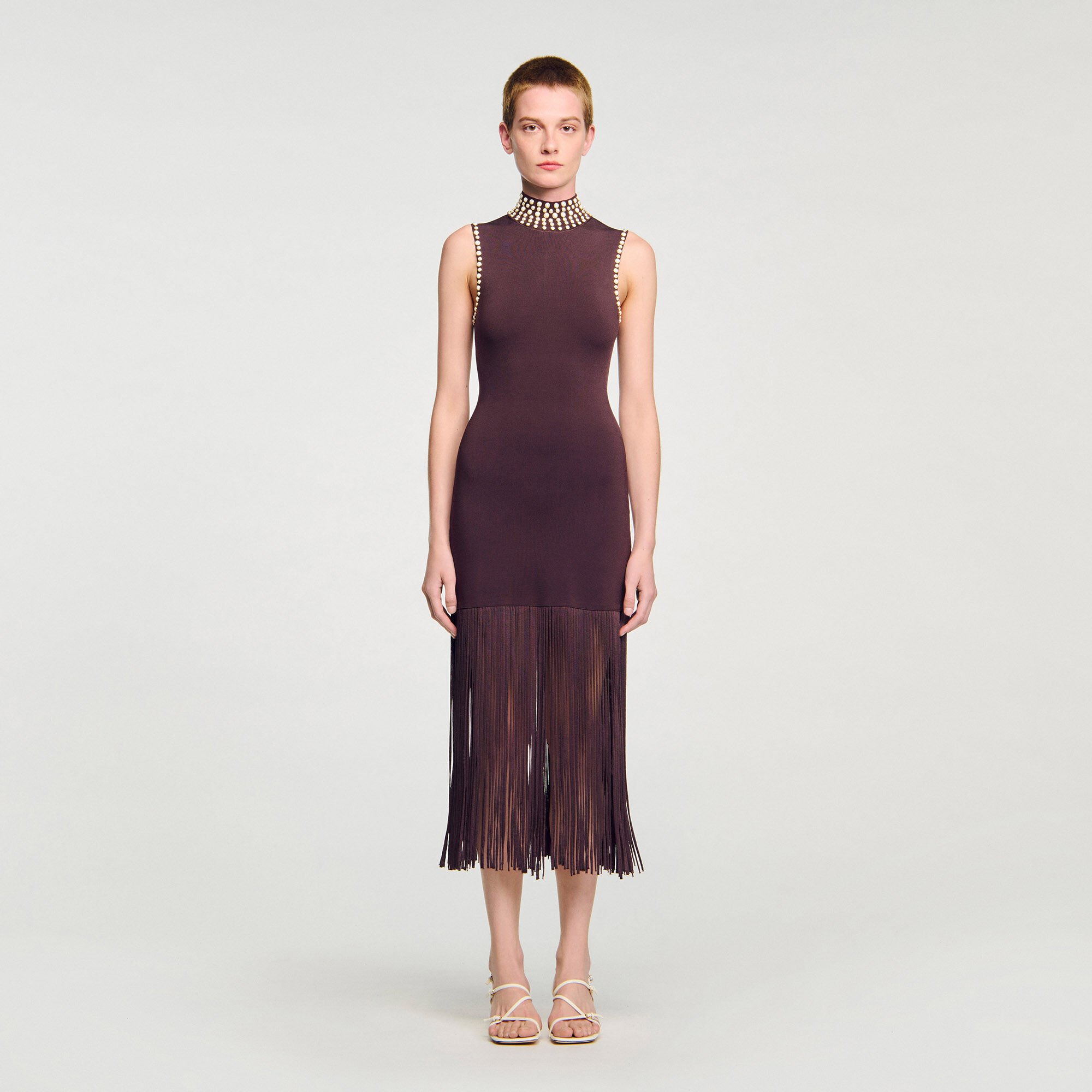 Langes Strickkleid mit Fransen