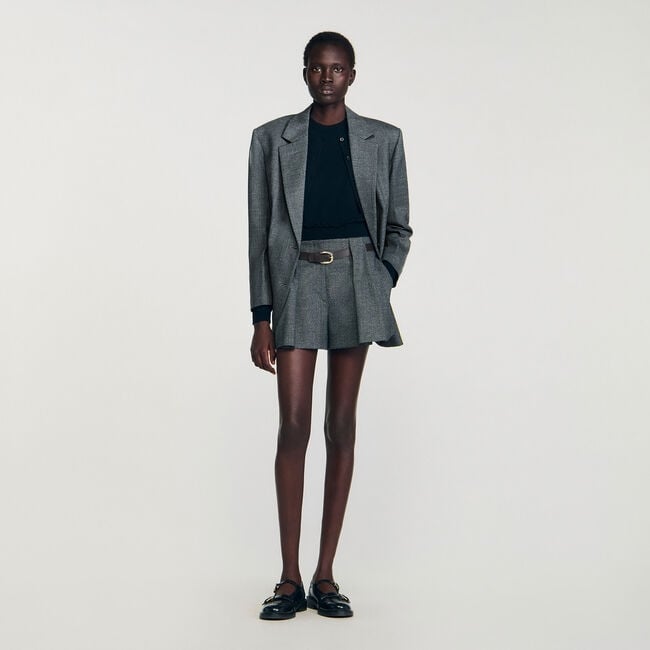 Plissierte Shorts mit Gürtel