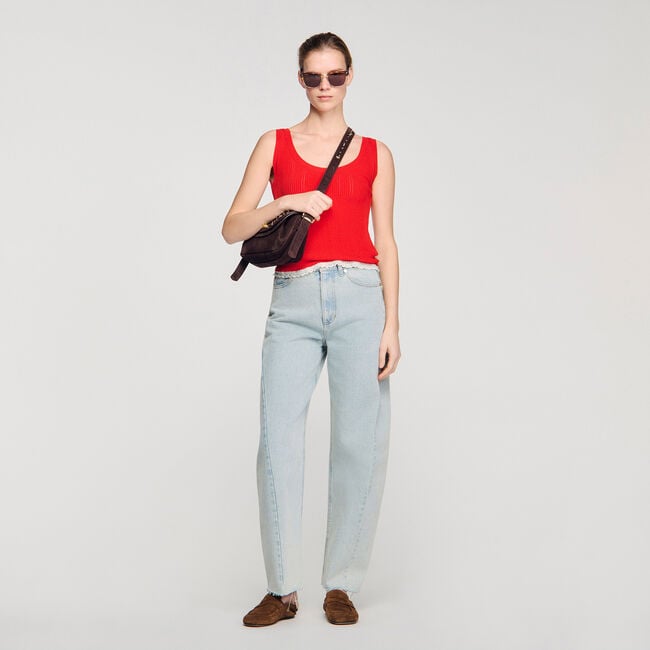 Stricktop mit Spitzenverzierung