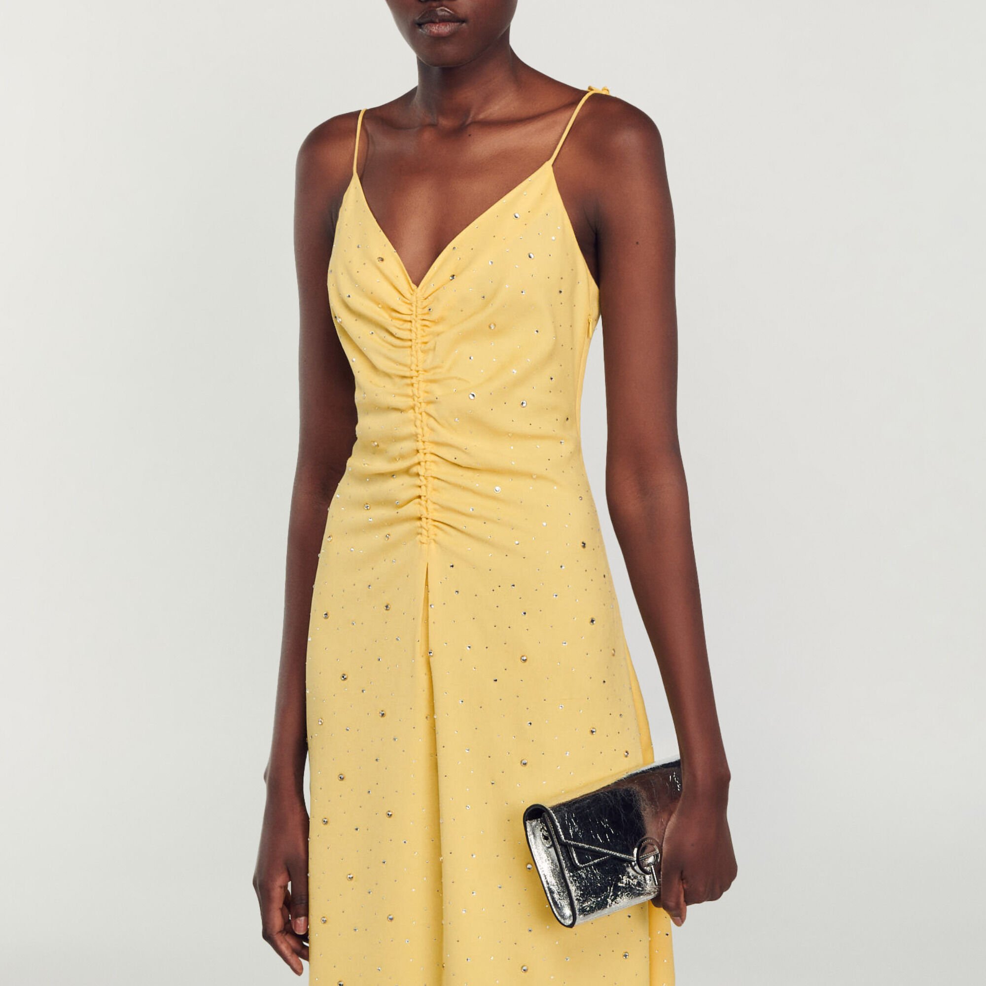 Kleid mit Strassverzierung