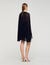 Kurzes Kleid mit Cape und Strass