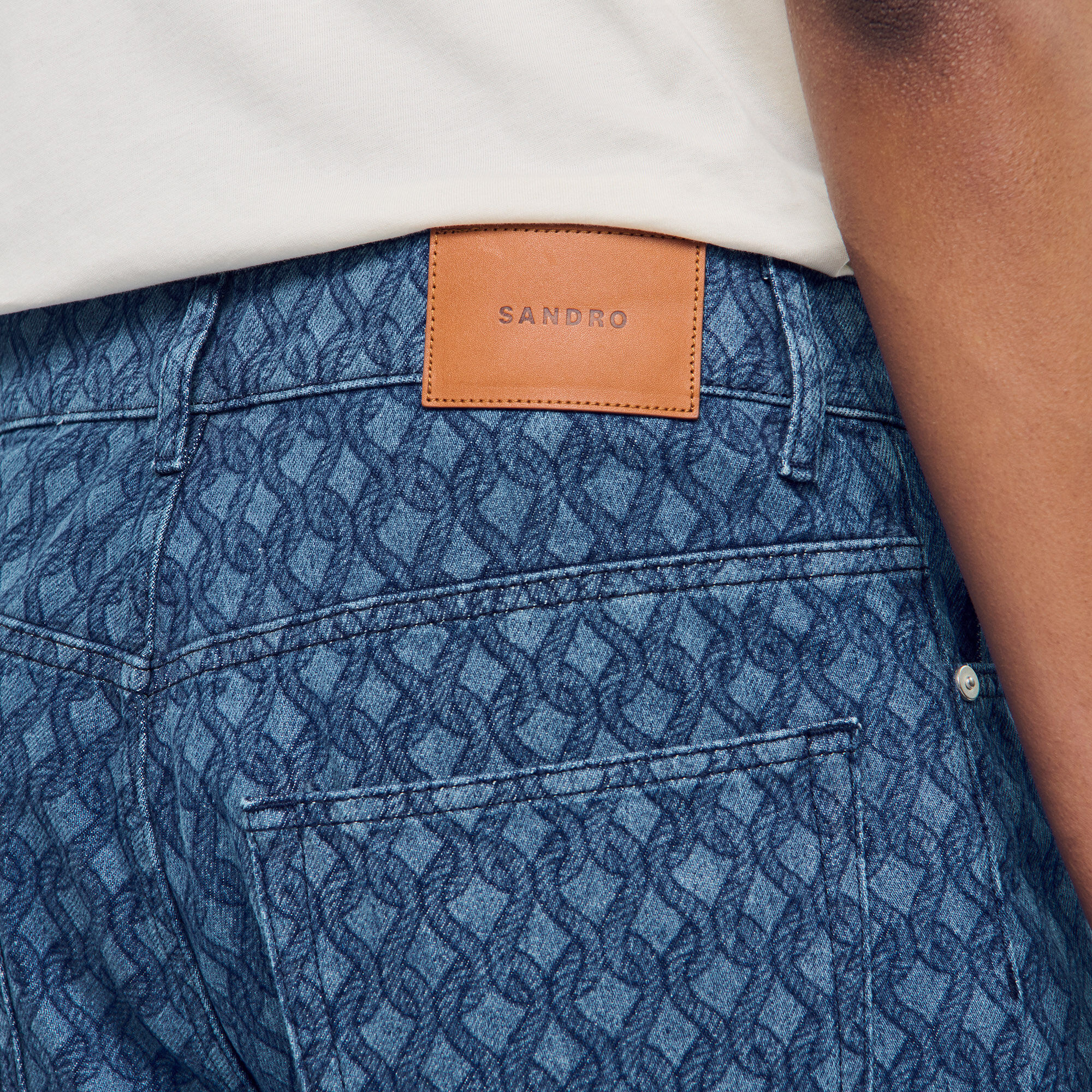 Baggy-Jeans mit Seilmuster