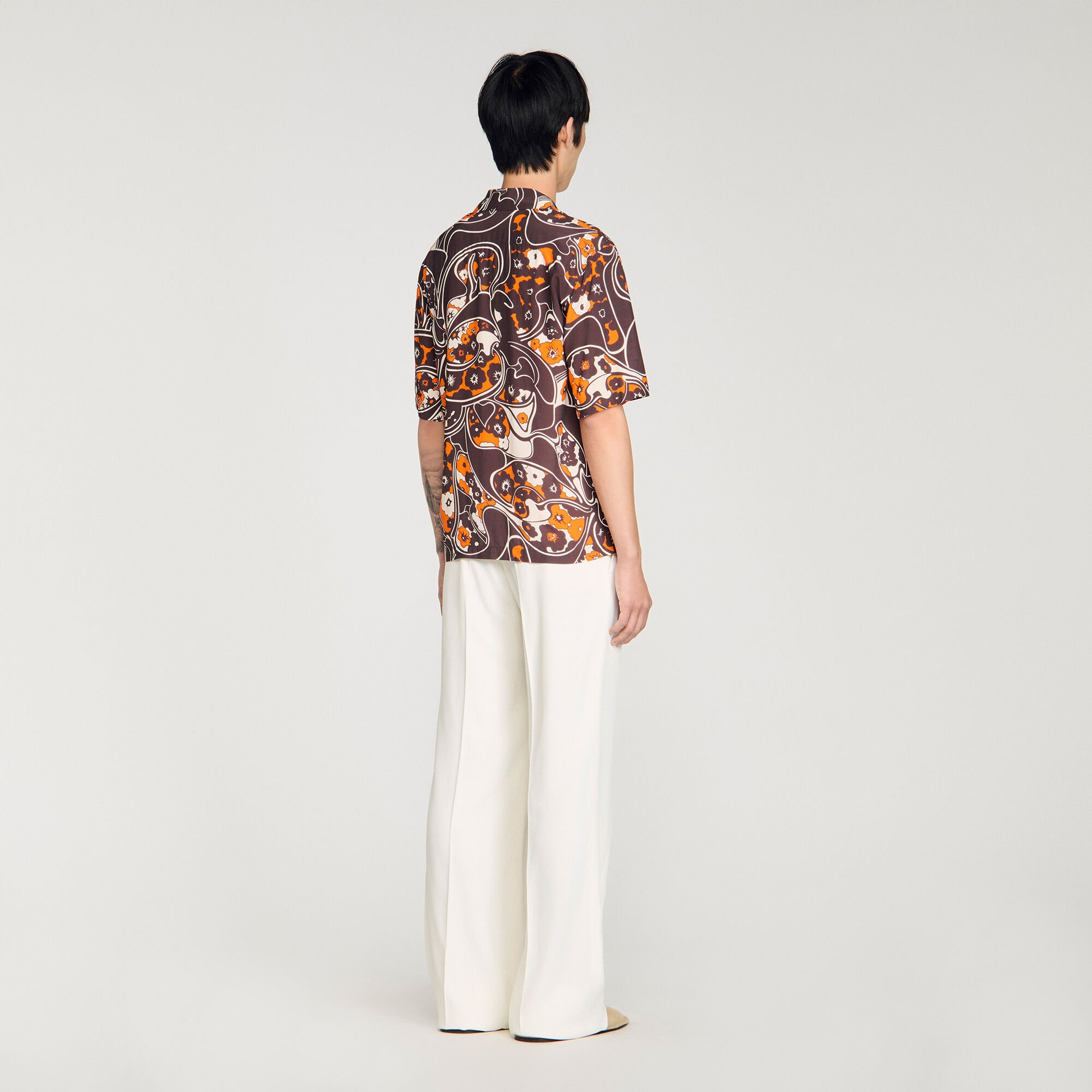 Bedrucktes Hemd mit Haifisch-Kragen