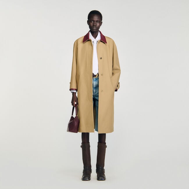 Langer Trenchcoat mit Lederkragen