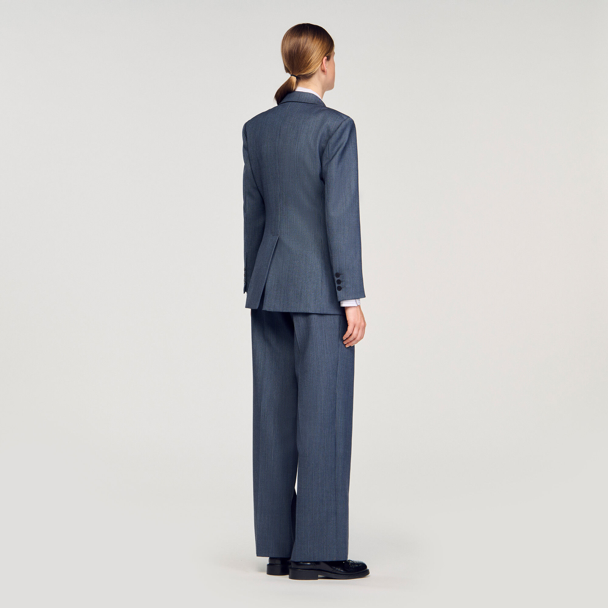Gestreifter taillierter Blazer