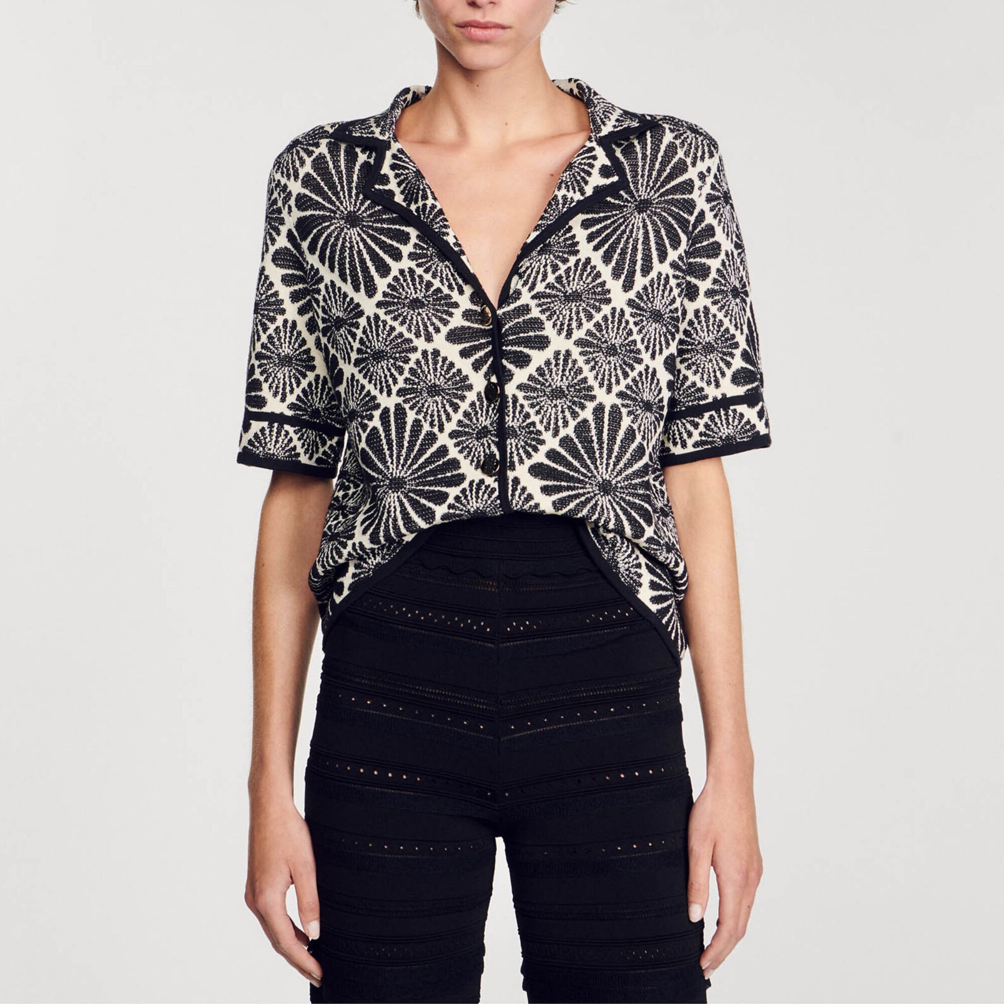 Cardigan mit Jacquard-Blumenmotiv