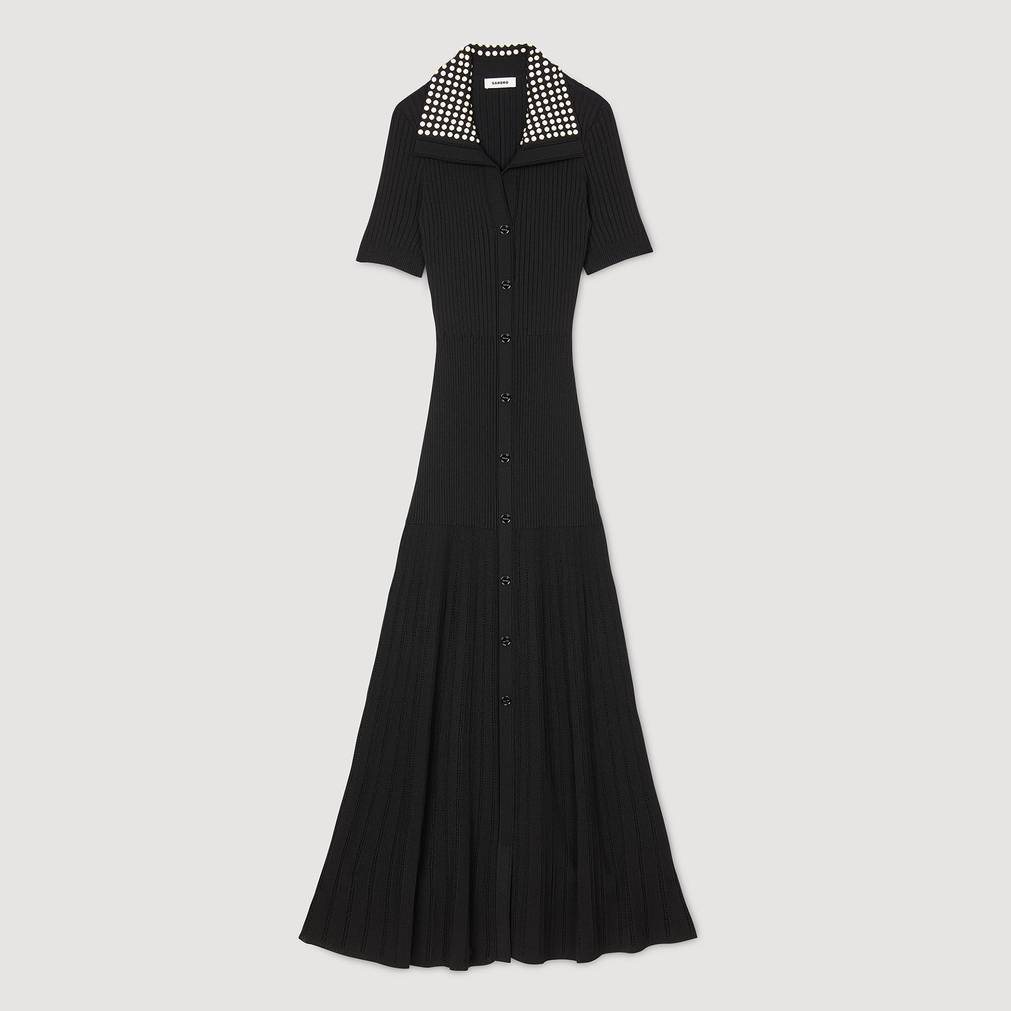 Langes Strickkleid mit Nieten