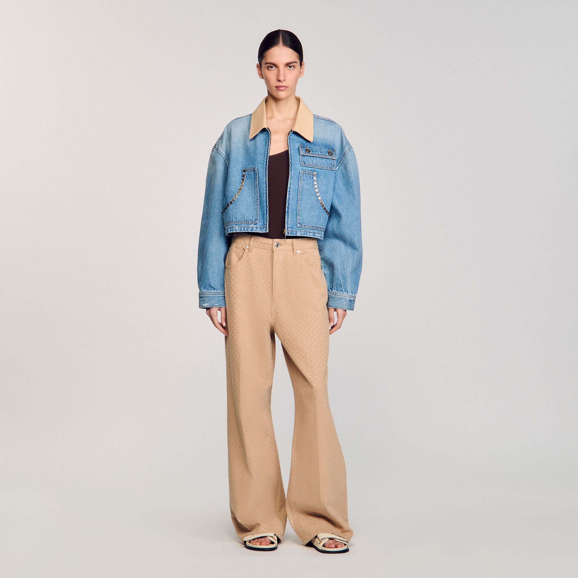 Jeansjacke mit Nieten