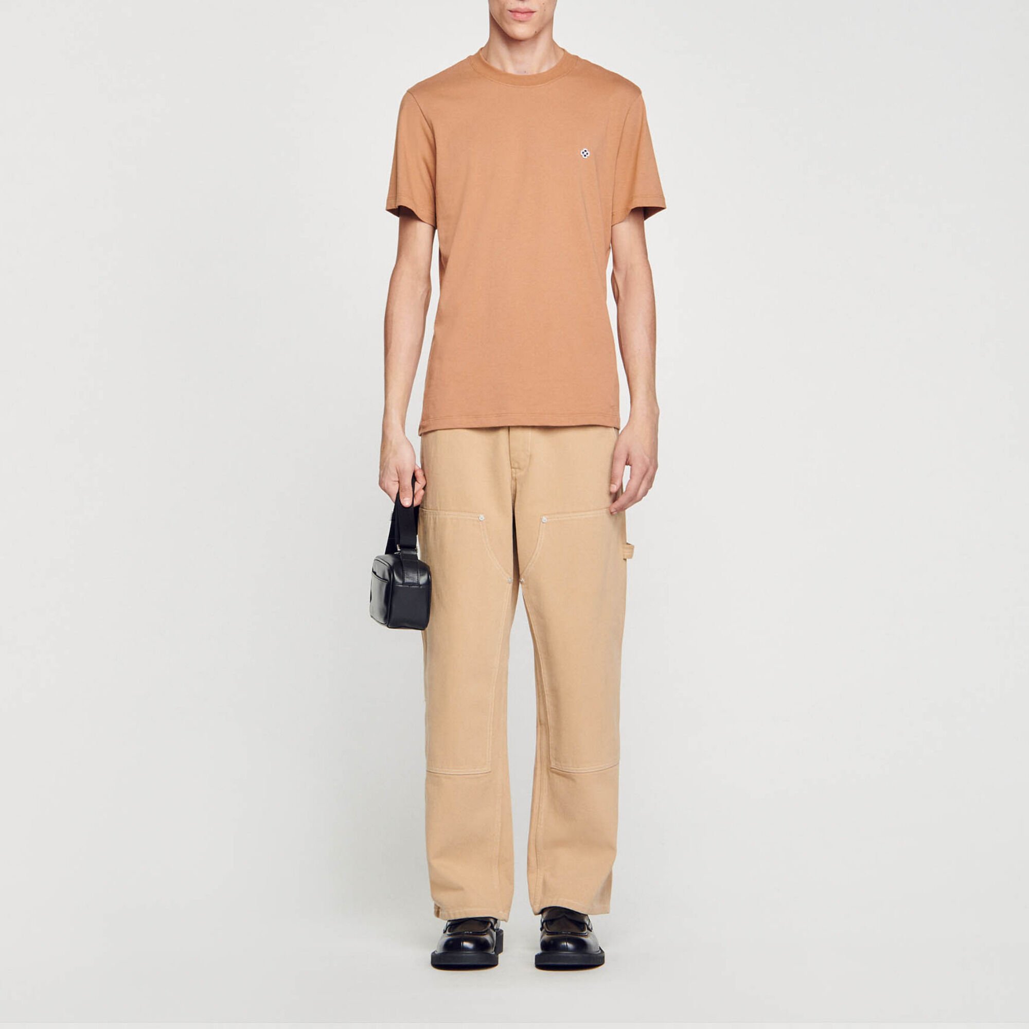 T-Shirt mit Square-Cross-Aufnäher