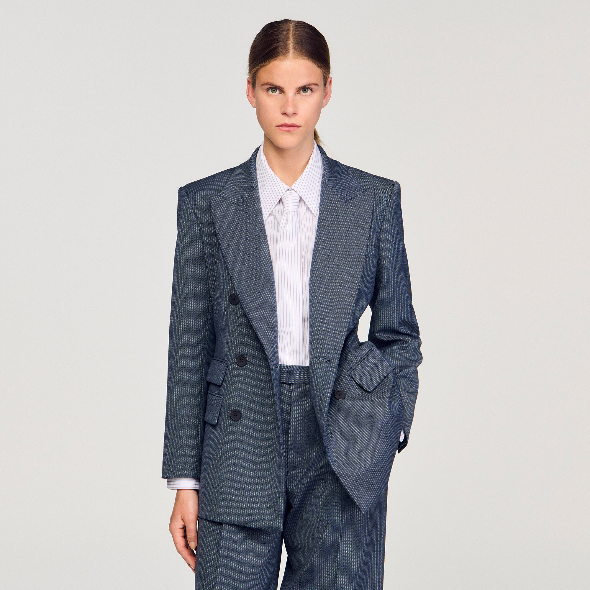 Gestreifter taillierter Blazer