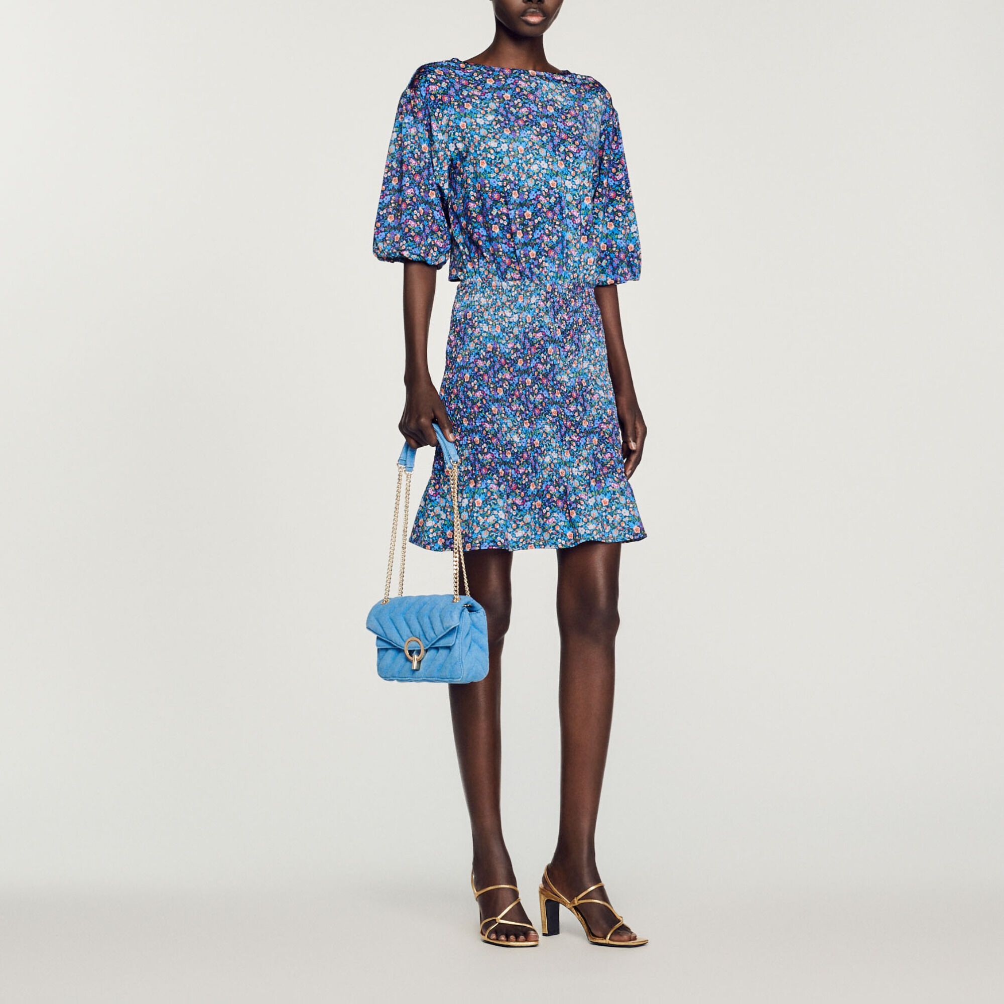 Kurzes Kleid mit Blumenprint