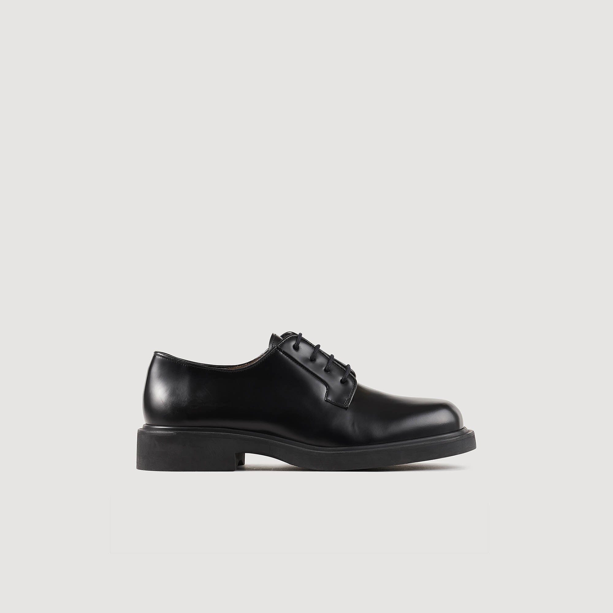 Derby-Schuhe aus glasiertem Leder