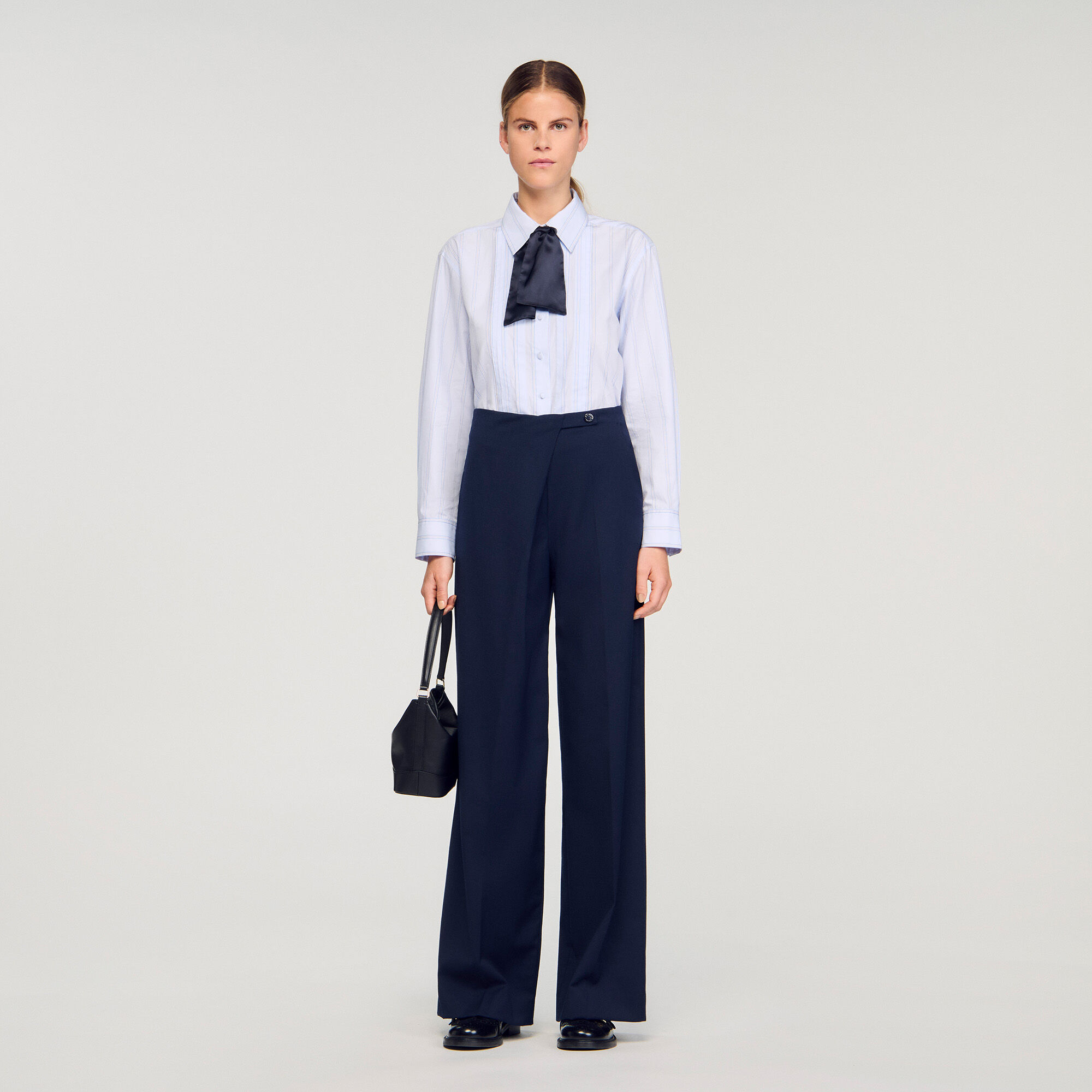 Asymmetrische gerade Hose