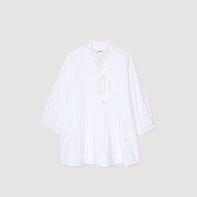 Kurzes Kleid mit Spitzendetail