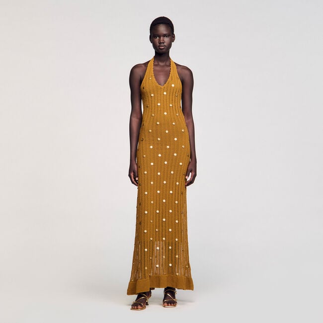 Langes Strickkleid mit Quasten