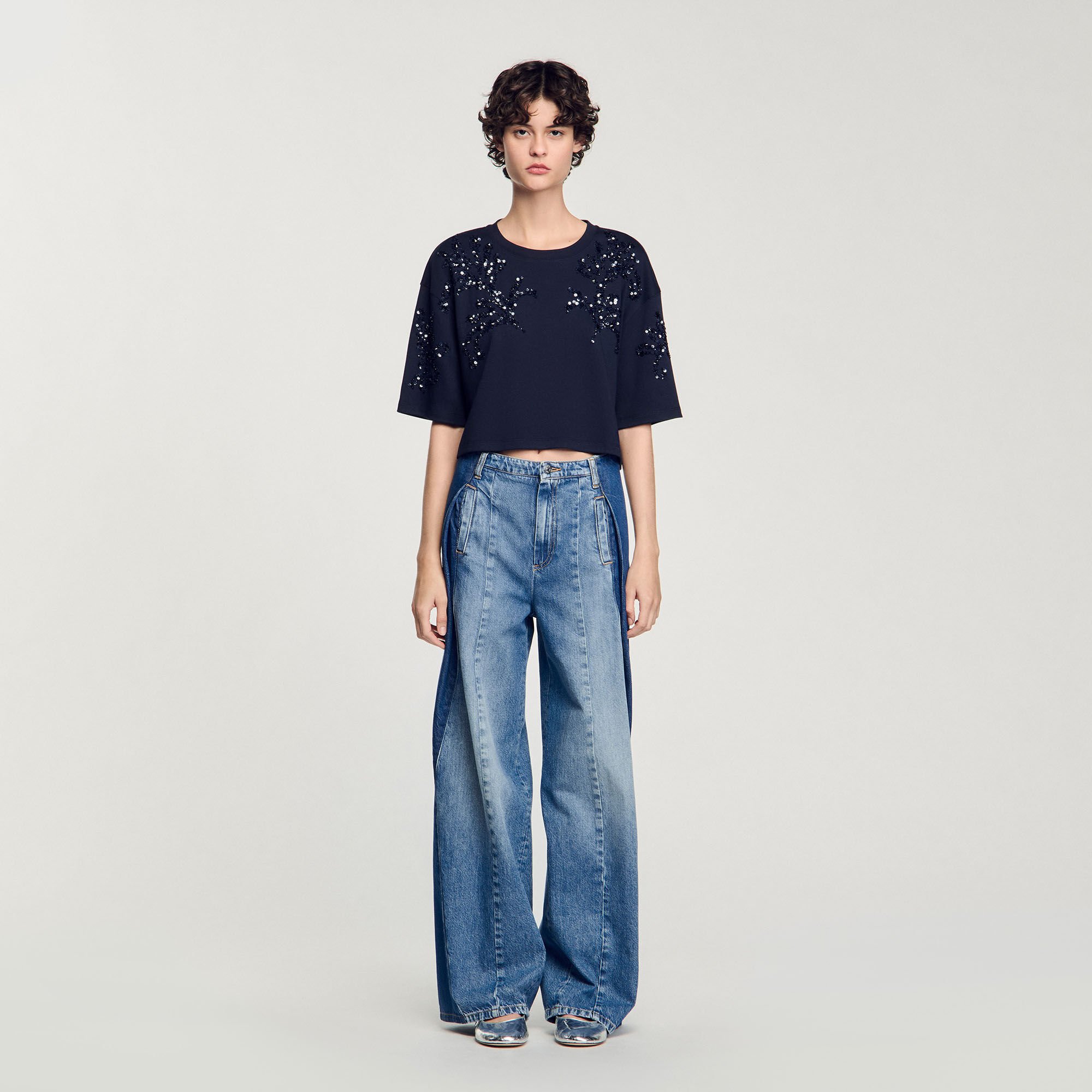T-Shirt mit Perlendetails
