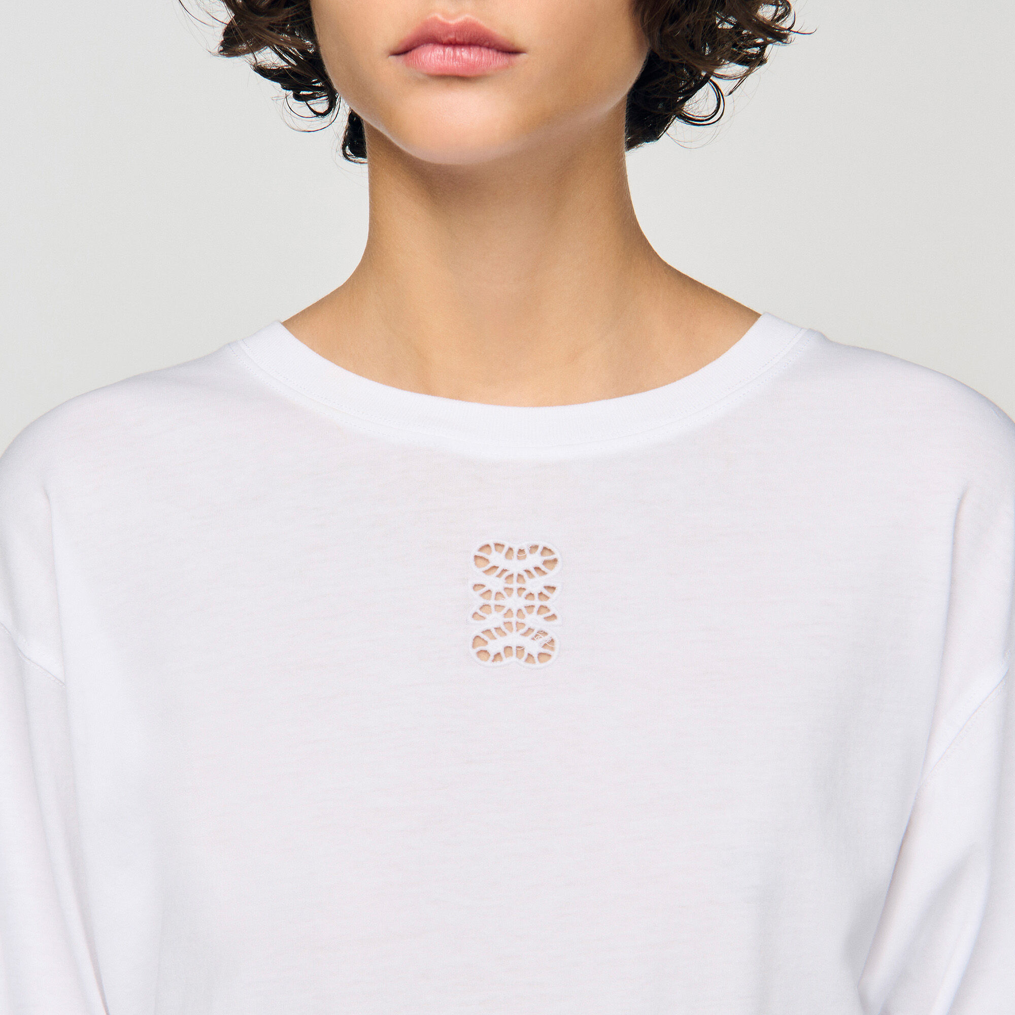 T-Shirt mit Stickerei