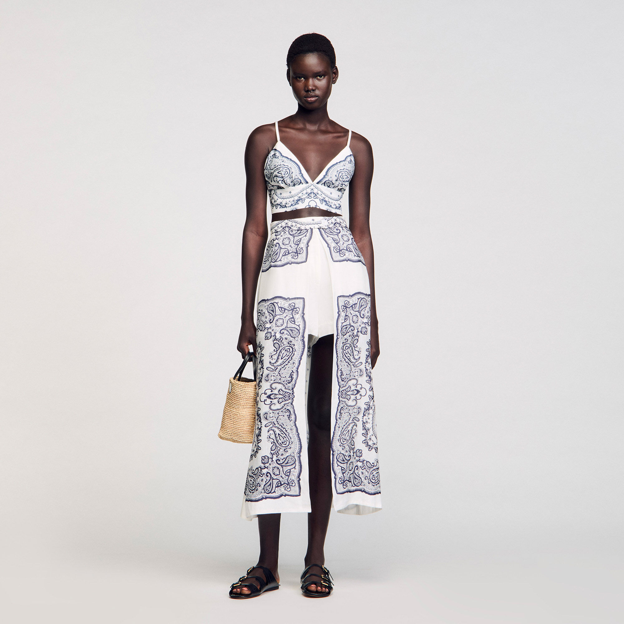 Kurzes Top mit Bandana-Print