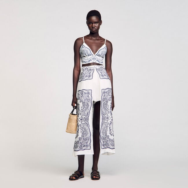 Kurzes Top mit Bandana-Print
