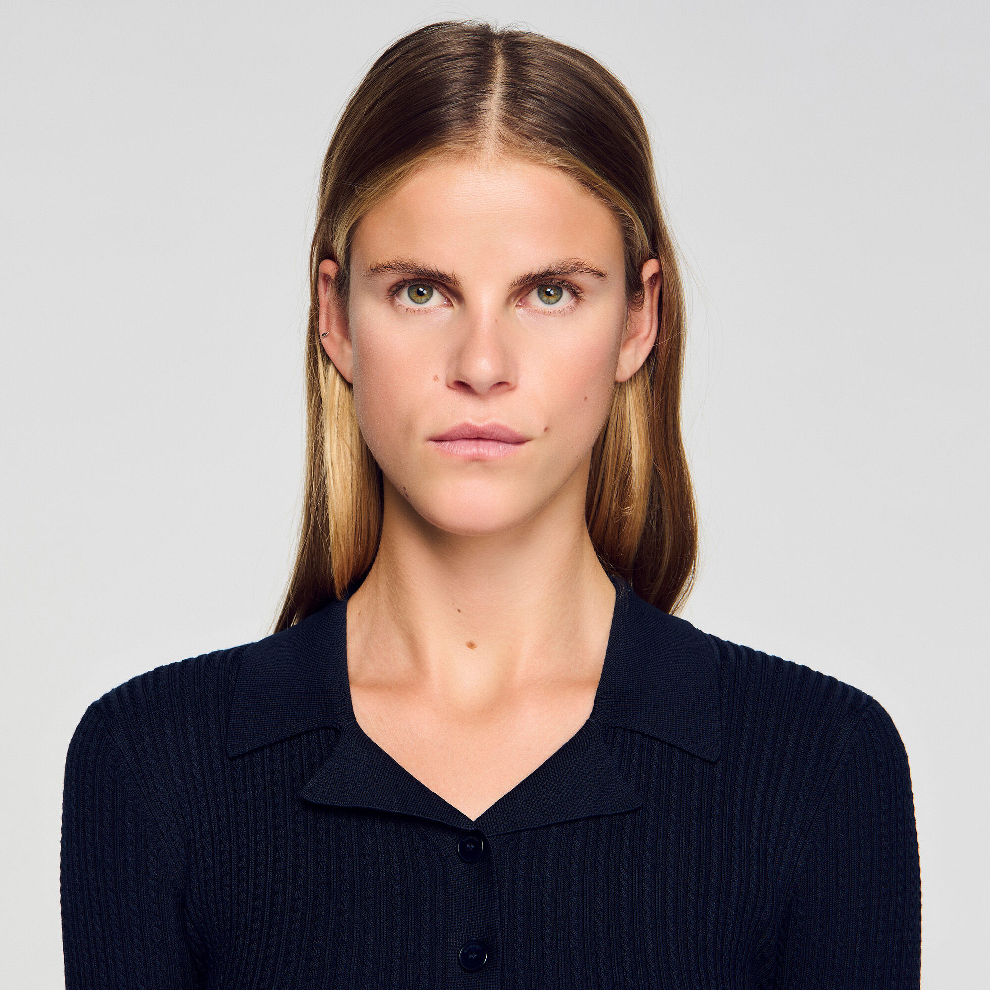 Kurzer Cardigan mit Polokragen