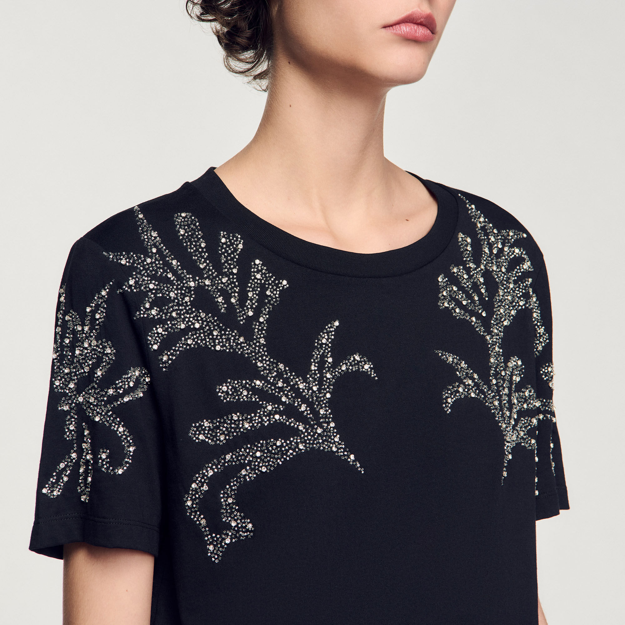T-Shirt mit bestickten Details
