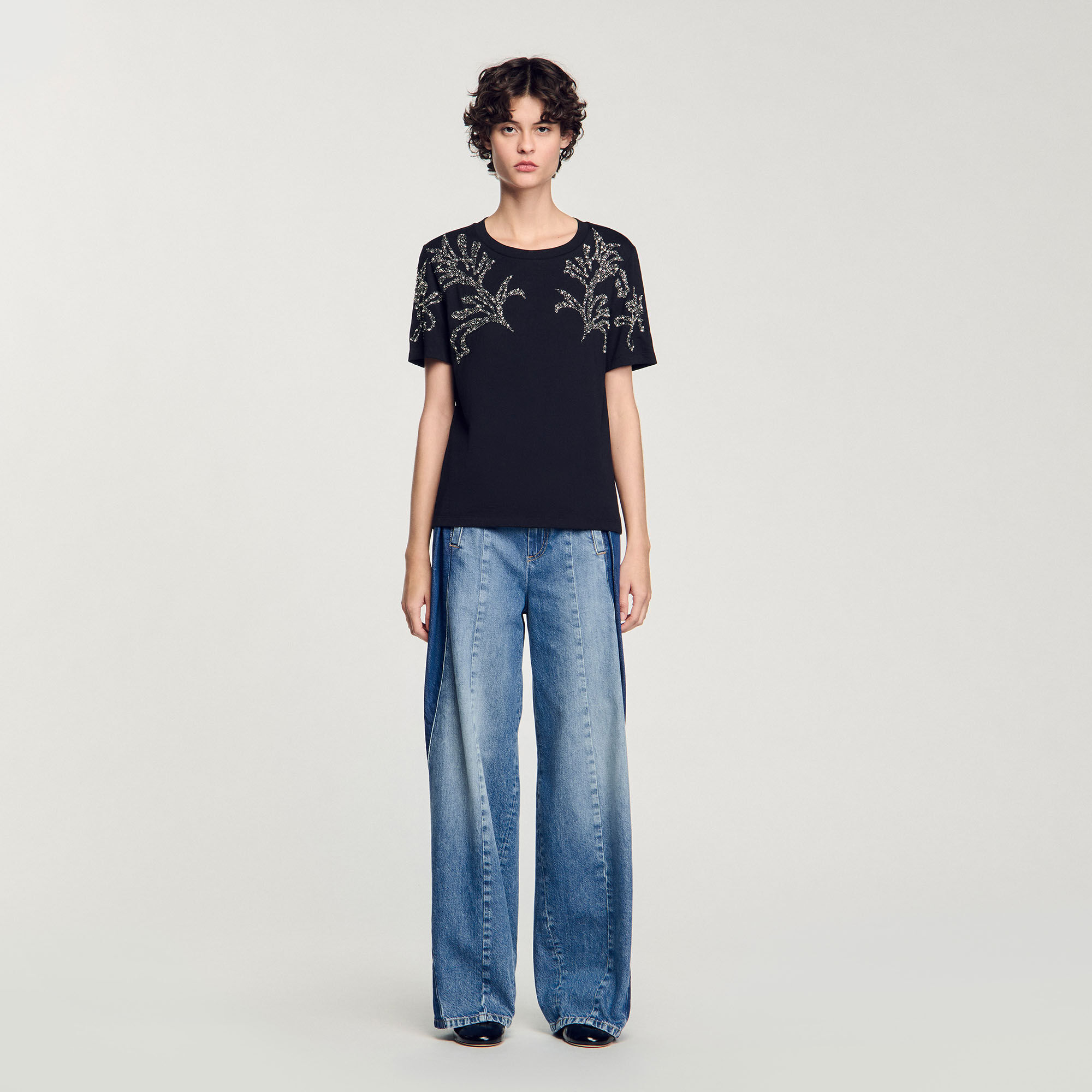 T-Shirt mit bestickten Details