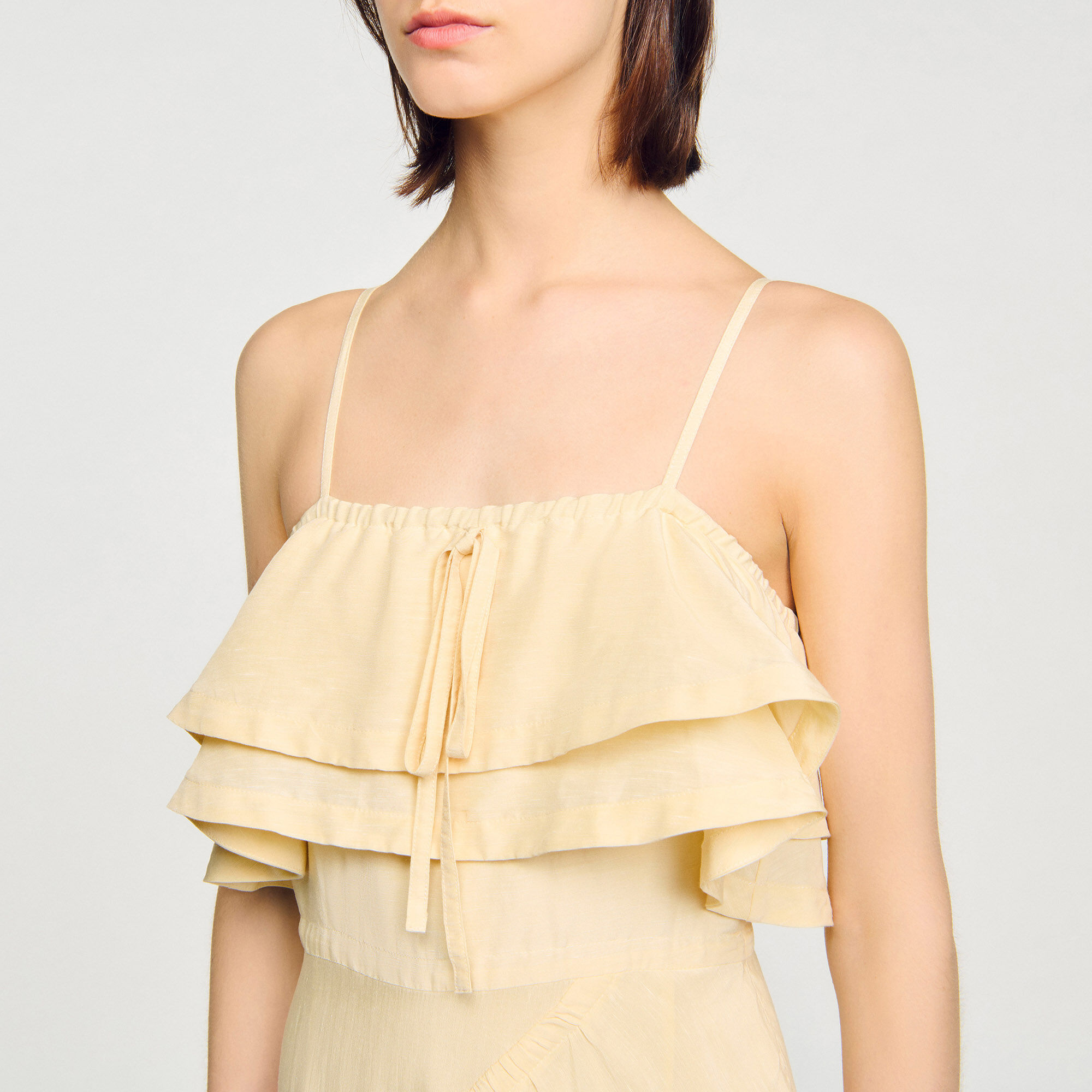 Langes Kleid mit Volants