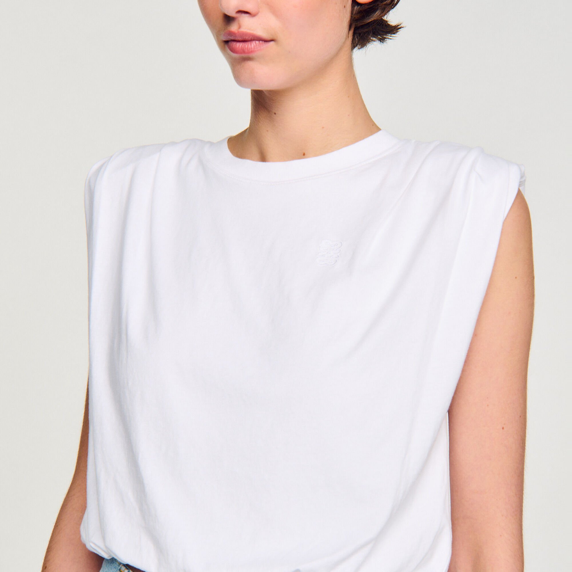 Kurzes Baumwoll-T-Shirt