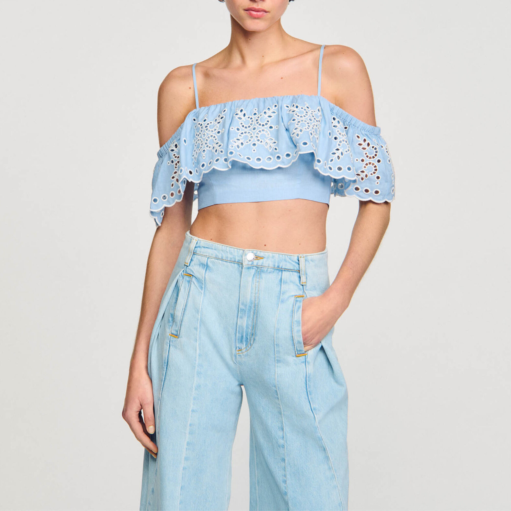 Kurzes Top mit Volant