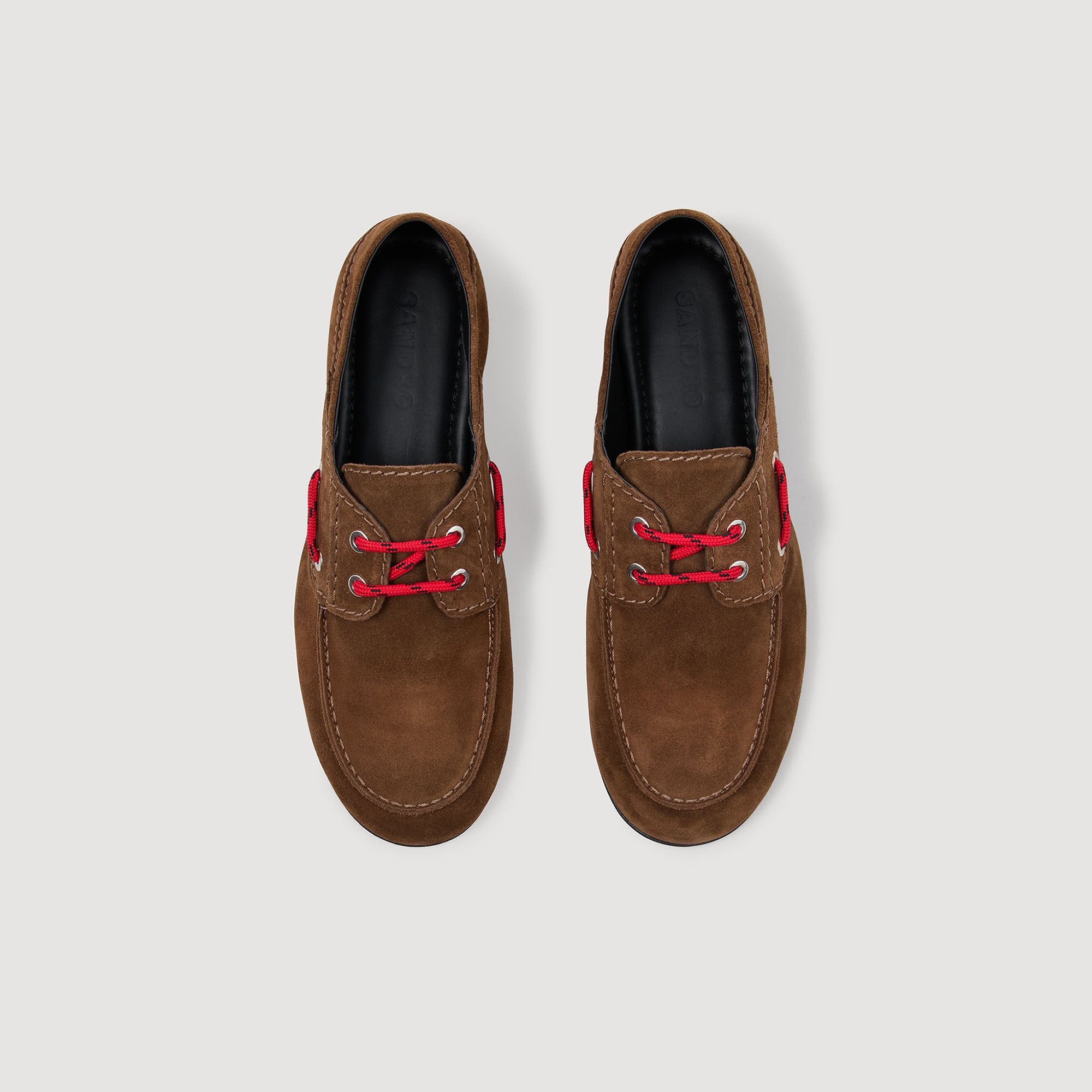 Segelschuhe aus Veloursleder