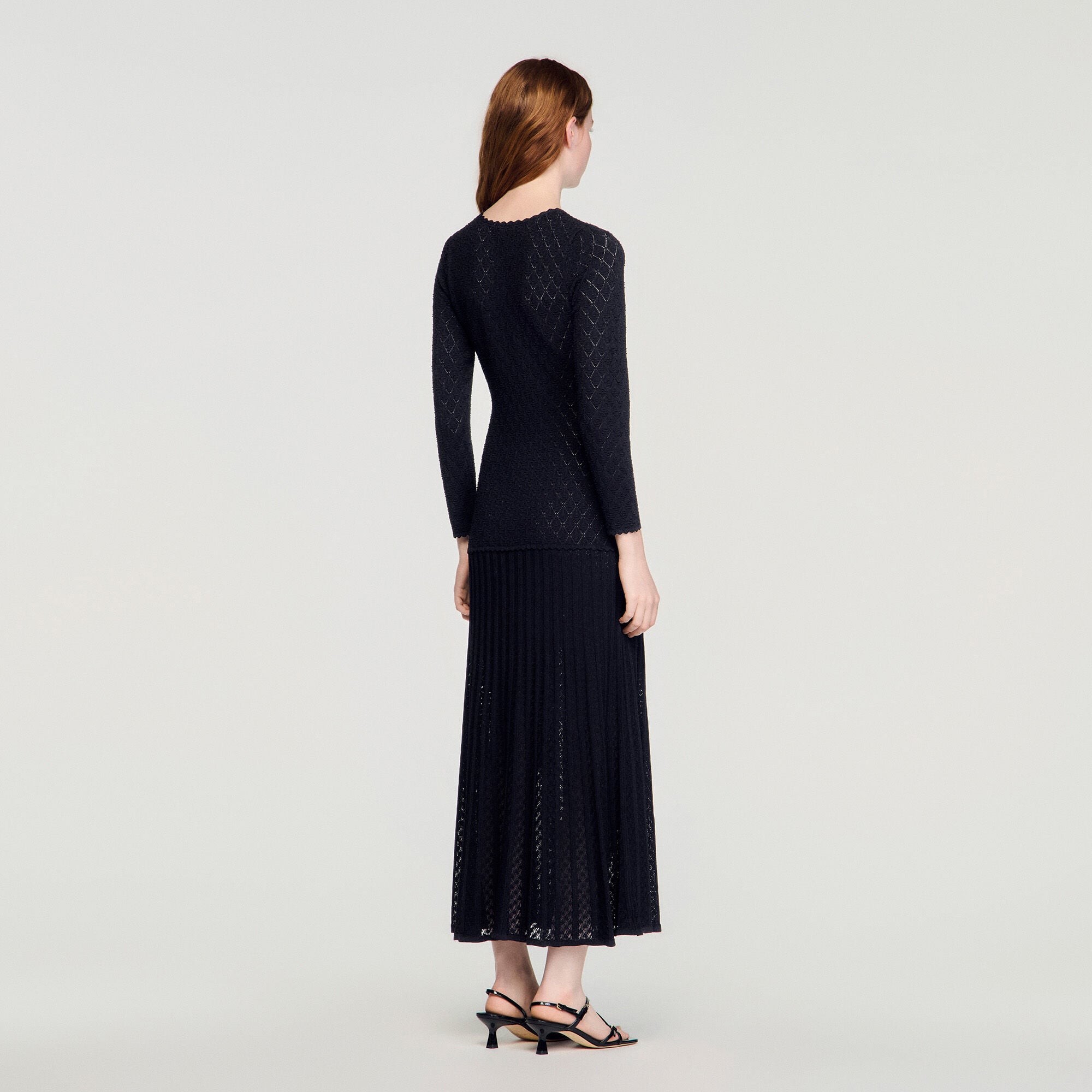 Langes Strickkleid mit Ziermuster