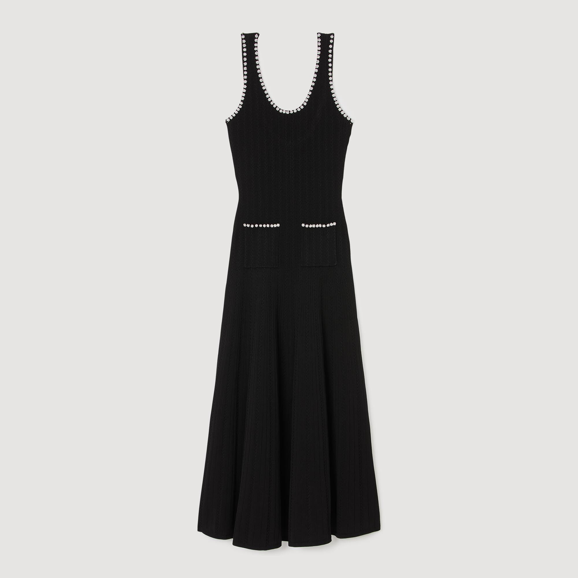 Langes Kleid mit Perlen