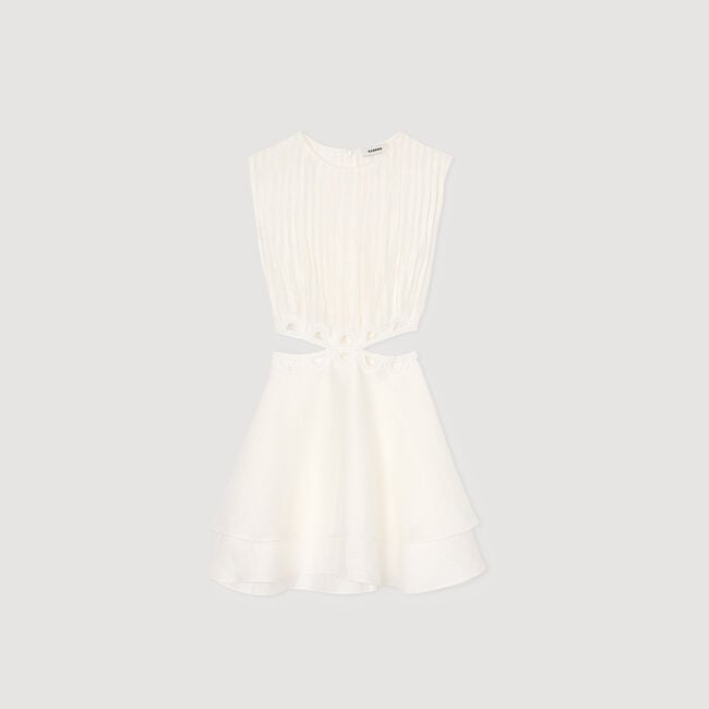 Kurzes Kleid mit Ausschnitten