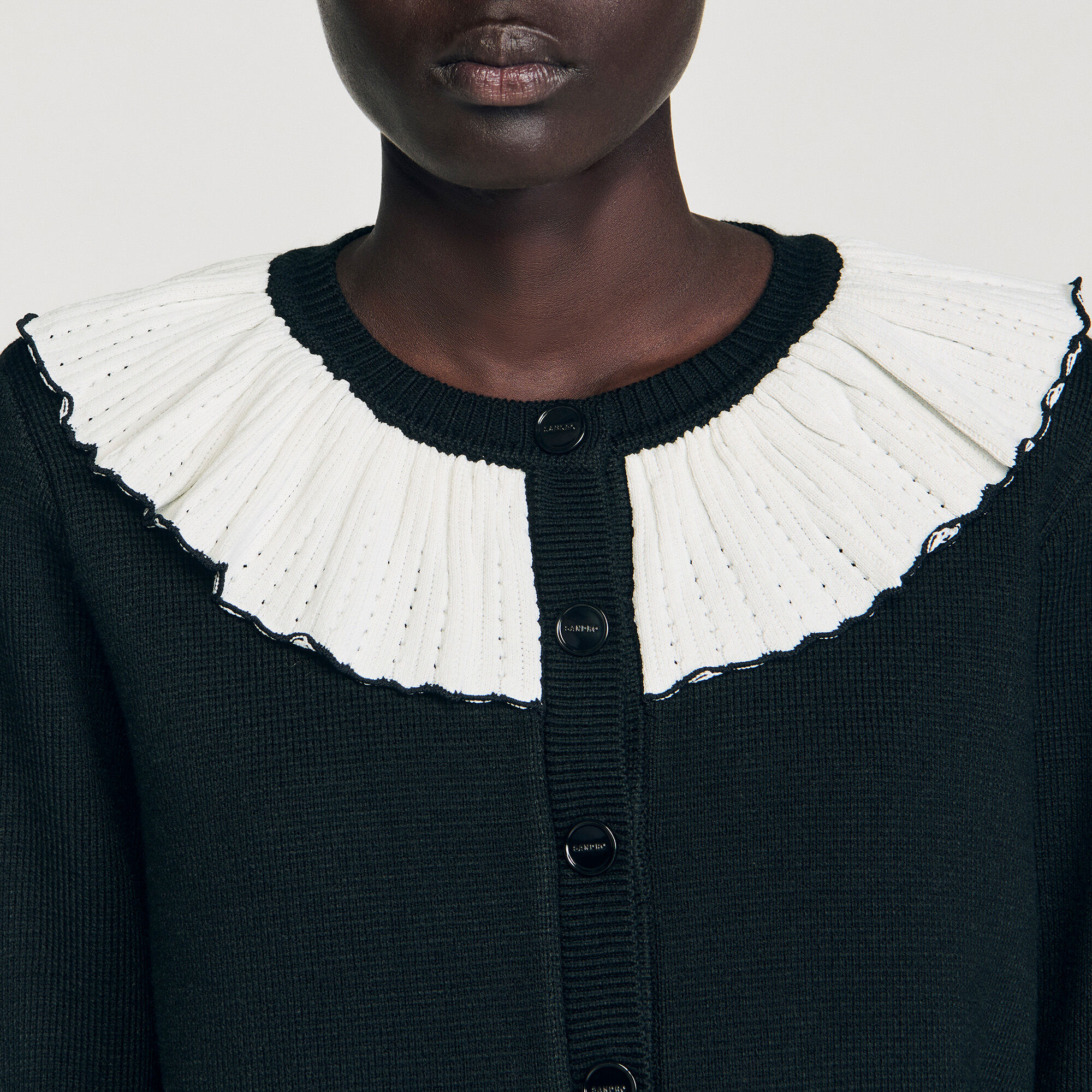 Cardigan mit Kontrastkragen