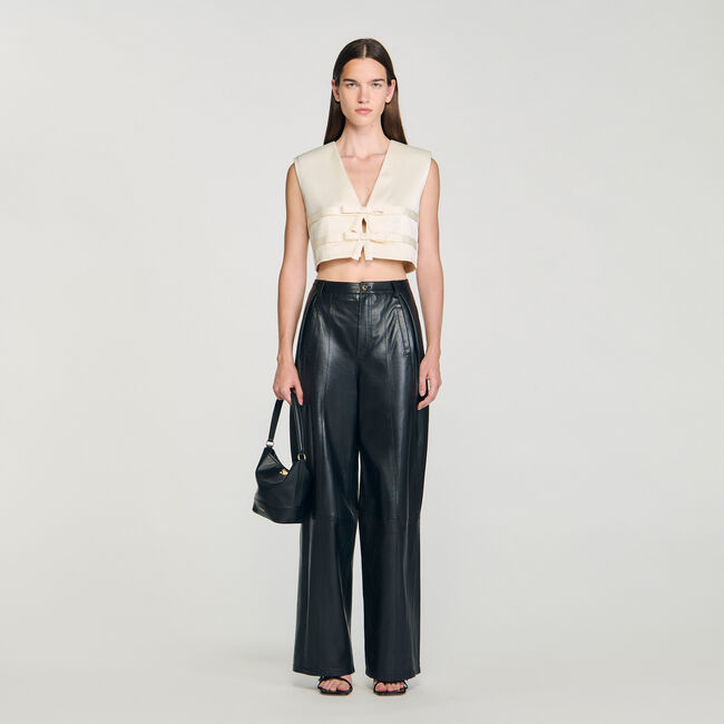 Kurzes Satin-Top
