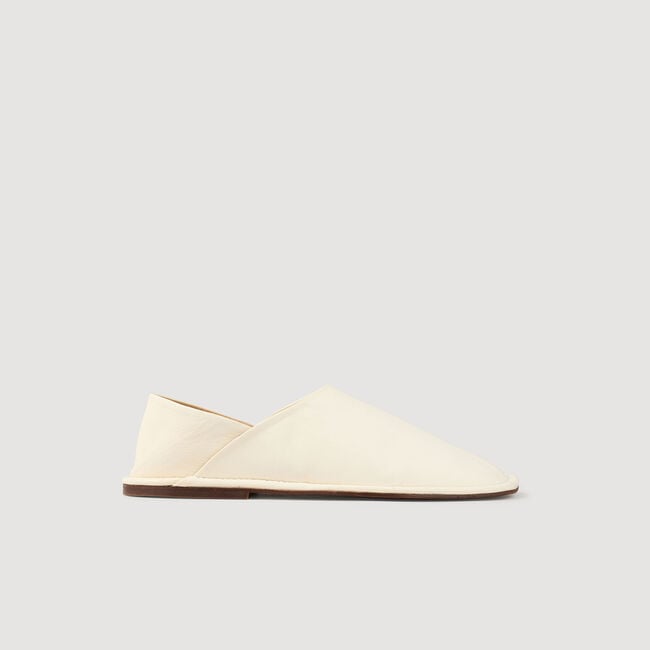 Hausschuhe aus genarbtem Leder