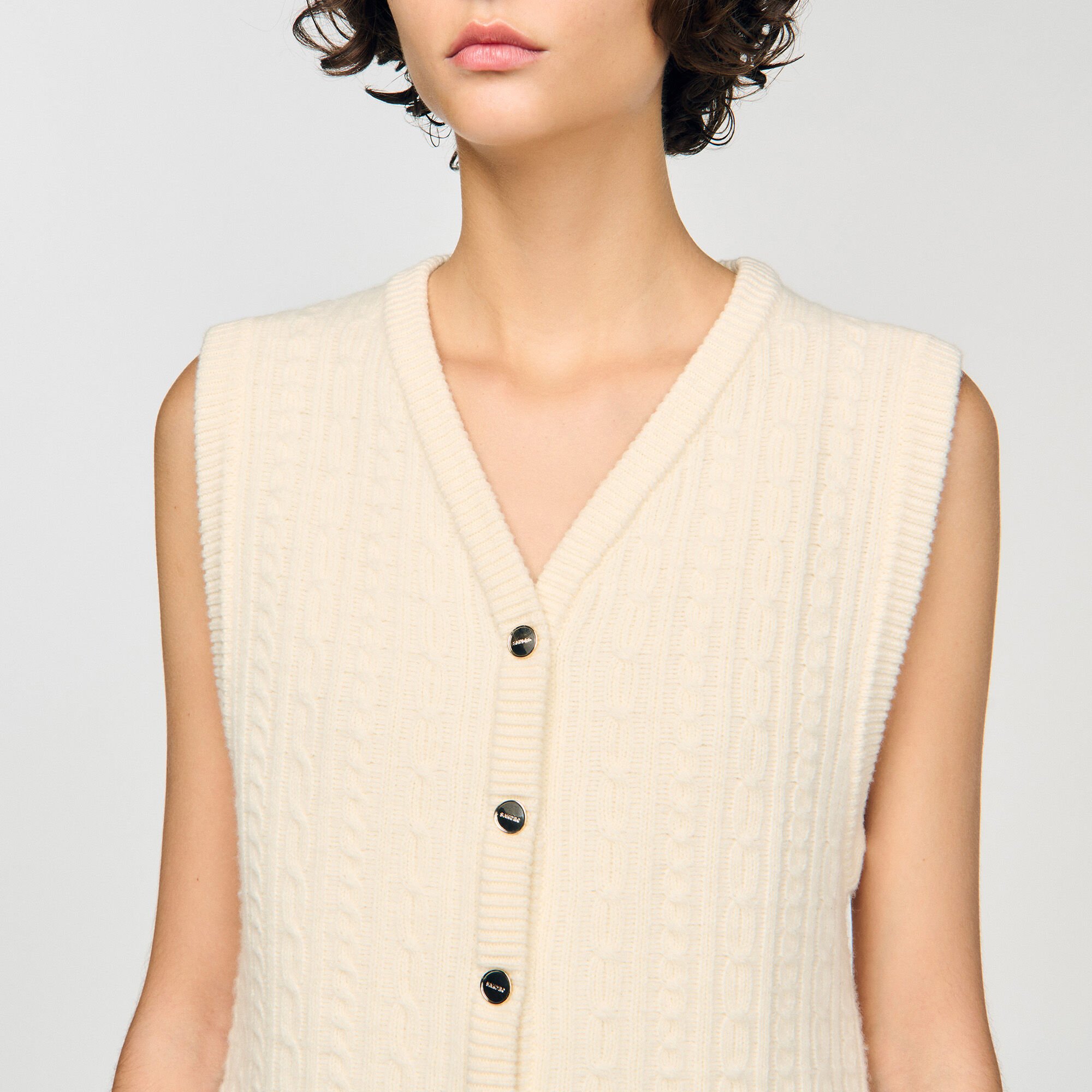 Strickjacke mit Zopfmuster