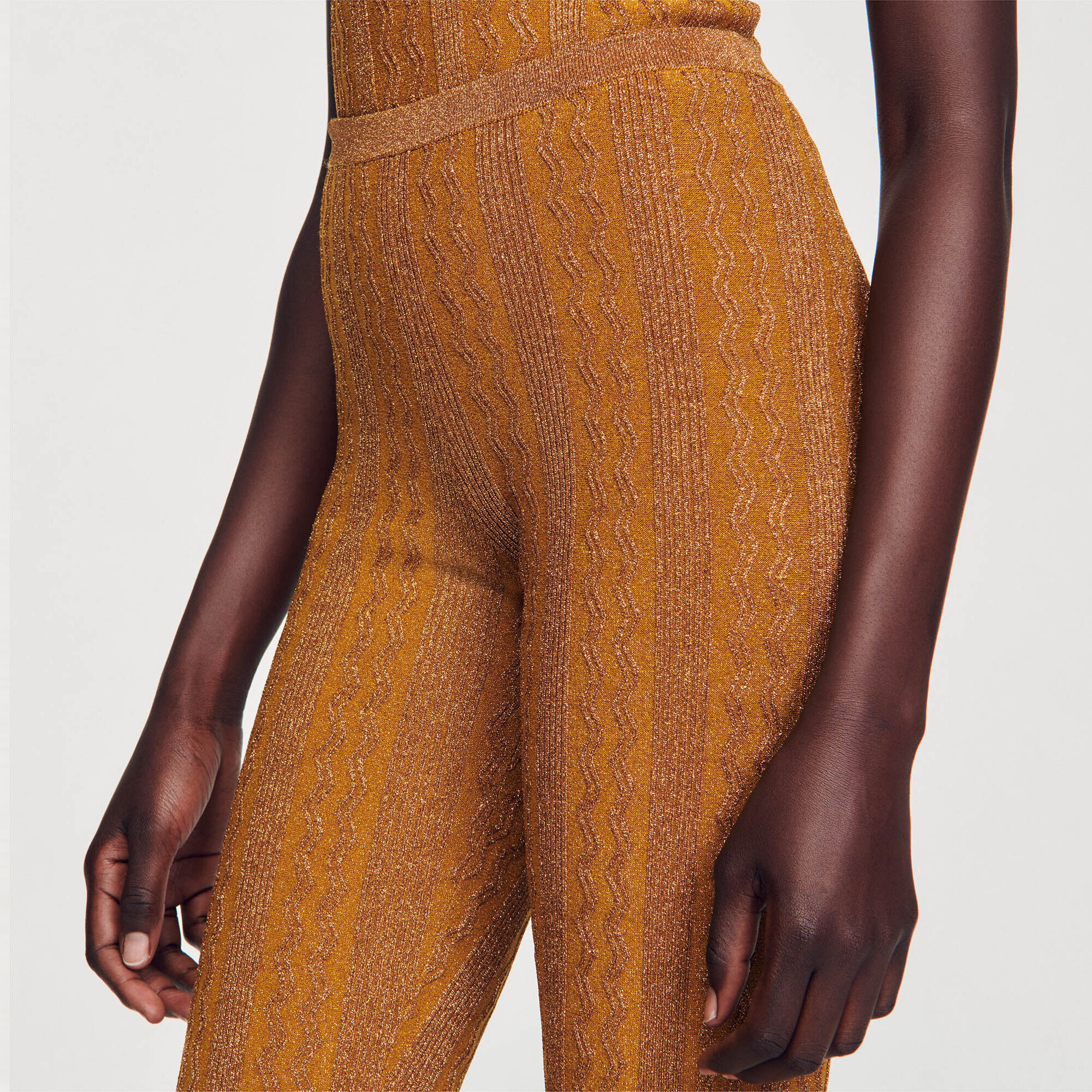 Hose aus Metallic-Strick