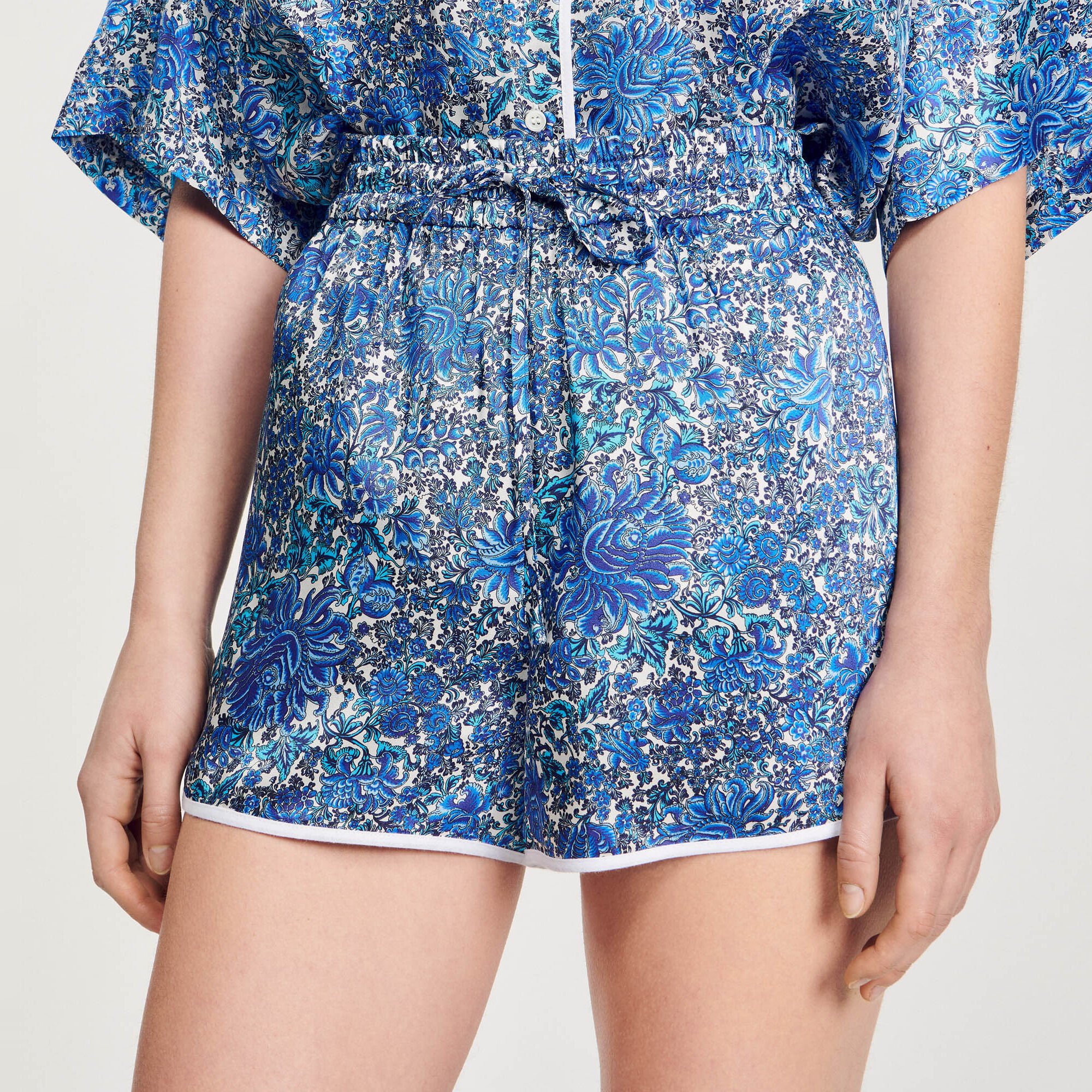 Shorts mit Blumen-Print