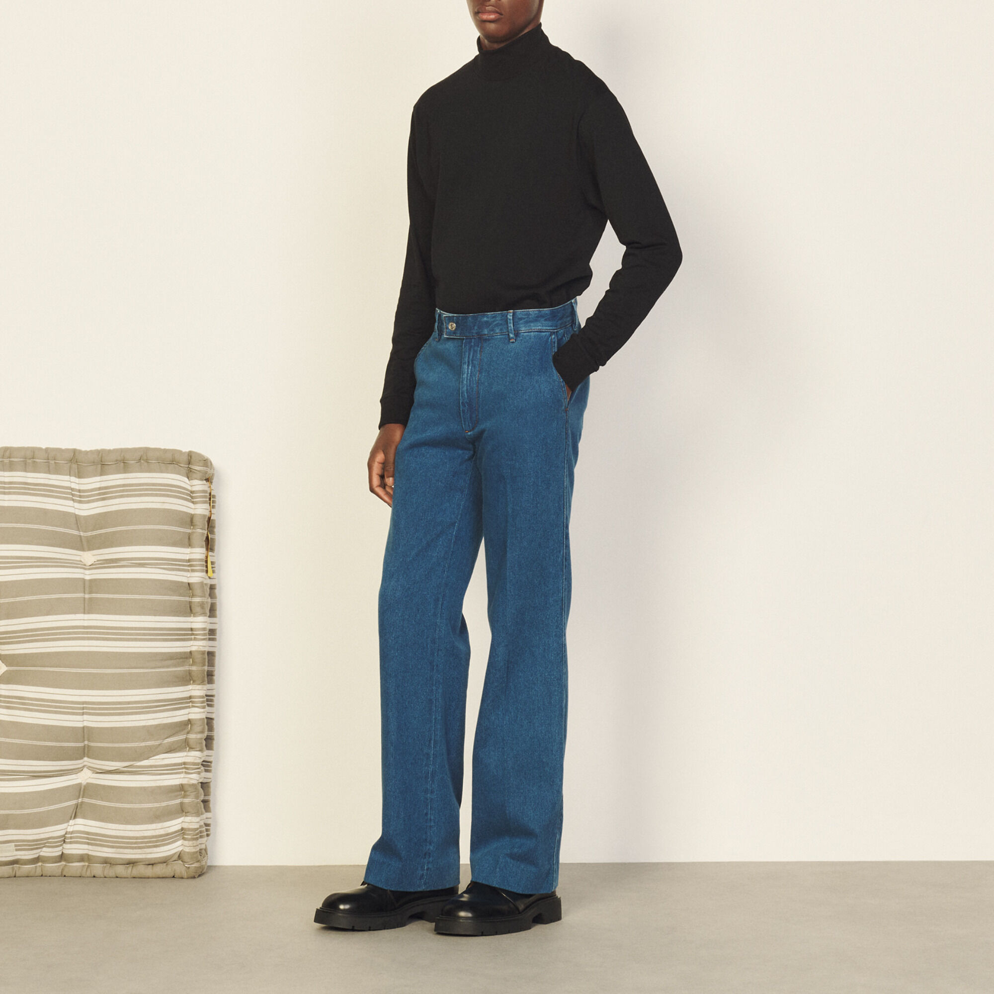 Leicht ausgestellte Jeans