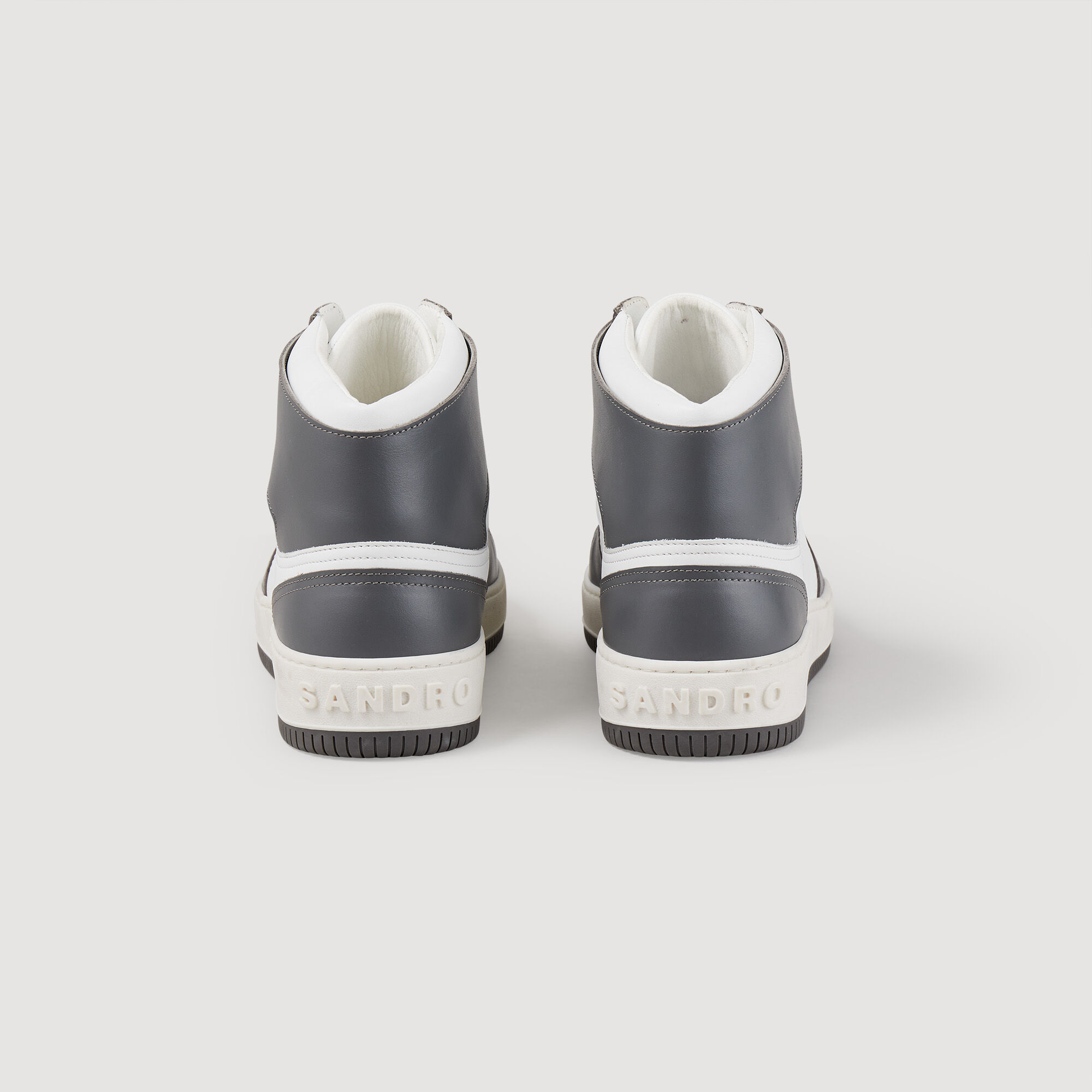 Hoher Sneaker aus Leder